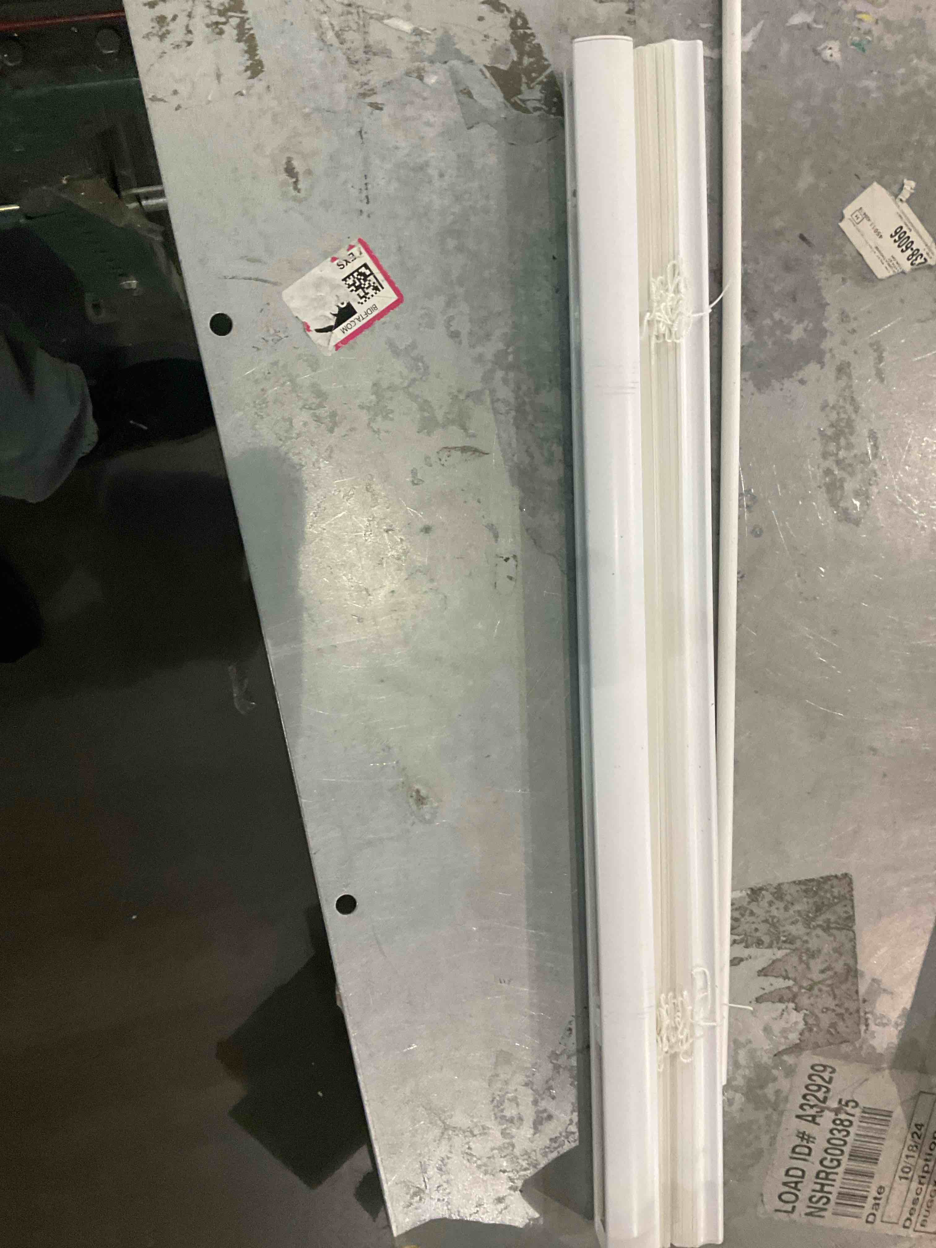 https://s3.amazonaws.com/lotting-images-prod/bidfta/PPE1962632_1743592510599.jpeg
