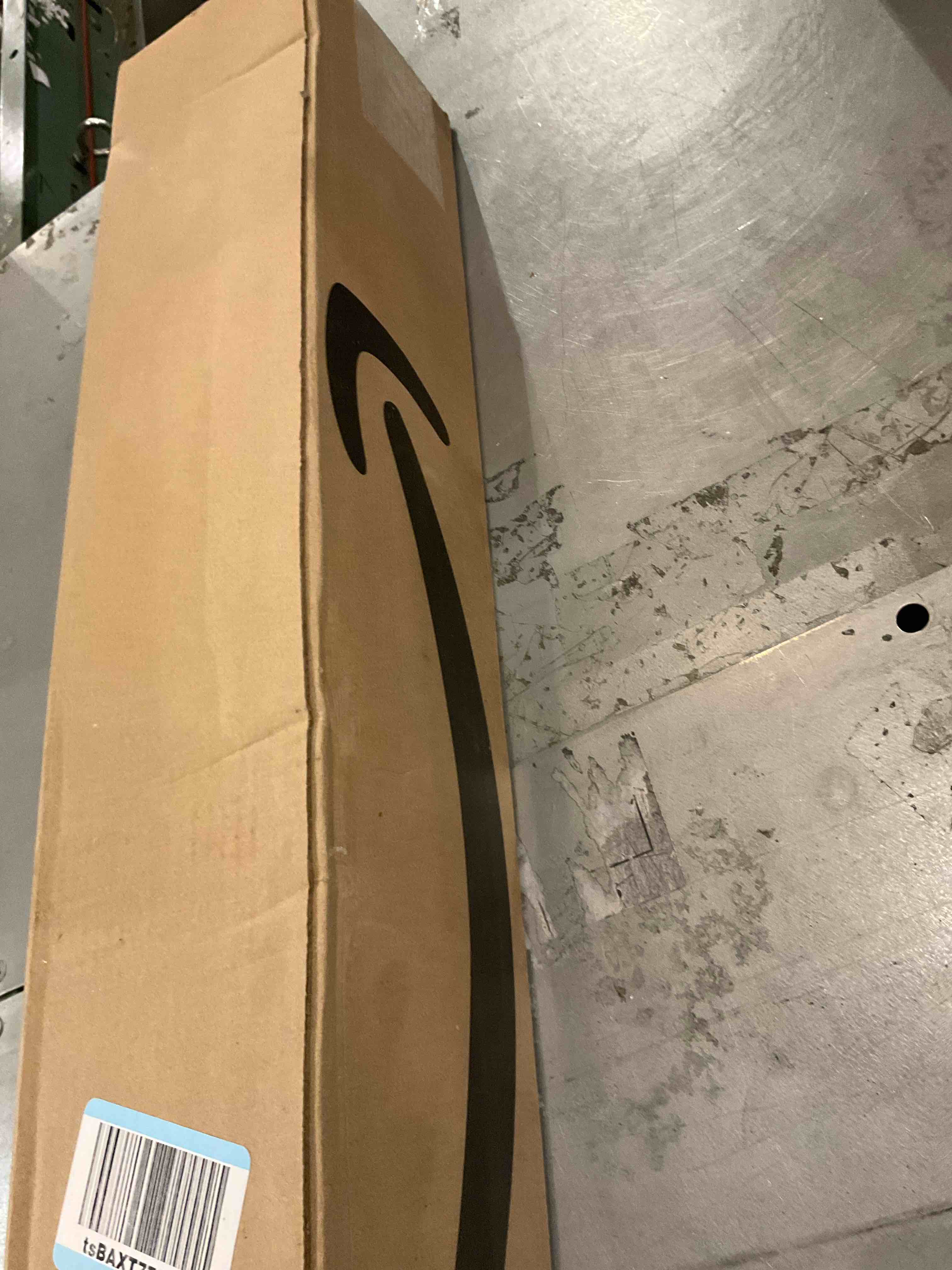 https://s3.amazonaws.com/lotting-images-prod/bidfta/PPE1962800_1743606515021.jpeg