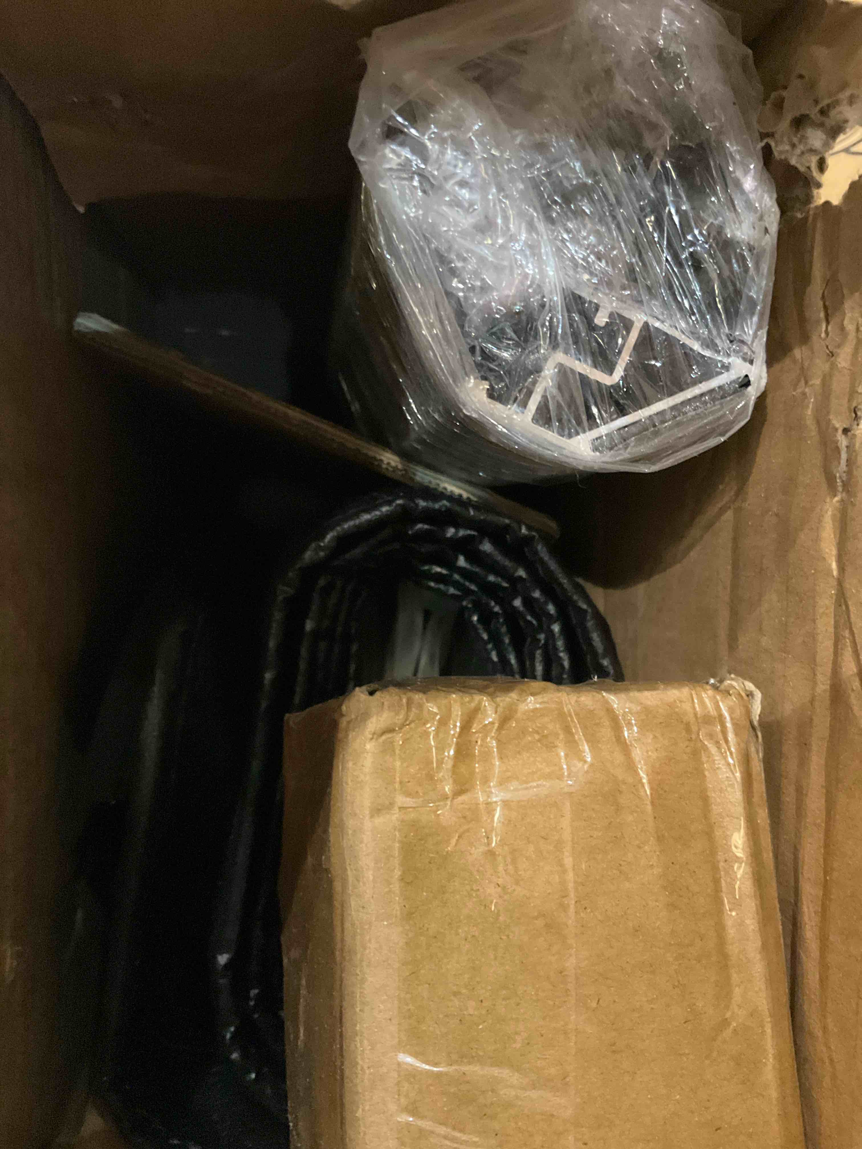 https://s3.amazonaws.com/lotting-images-prod/bidfta/PPE1963028_1742306760543.jpeg