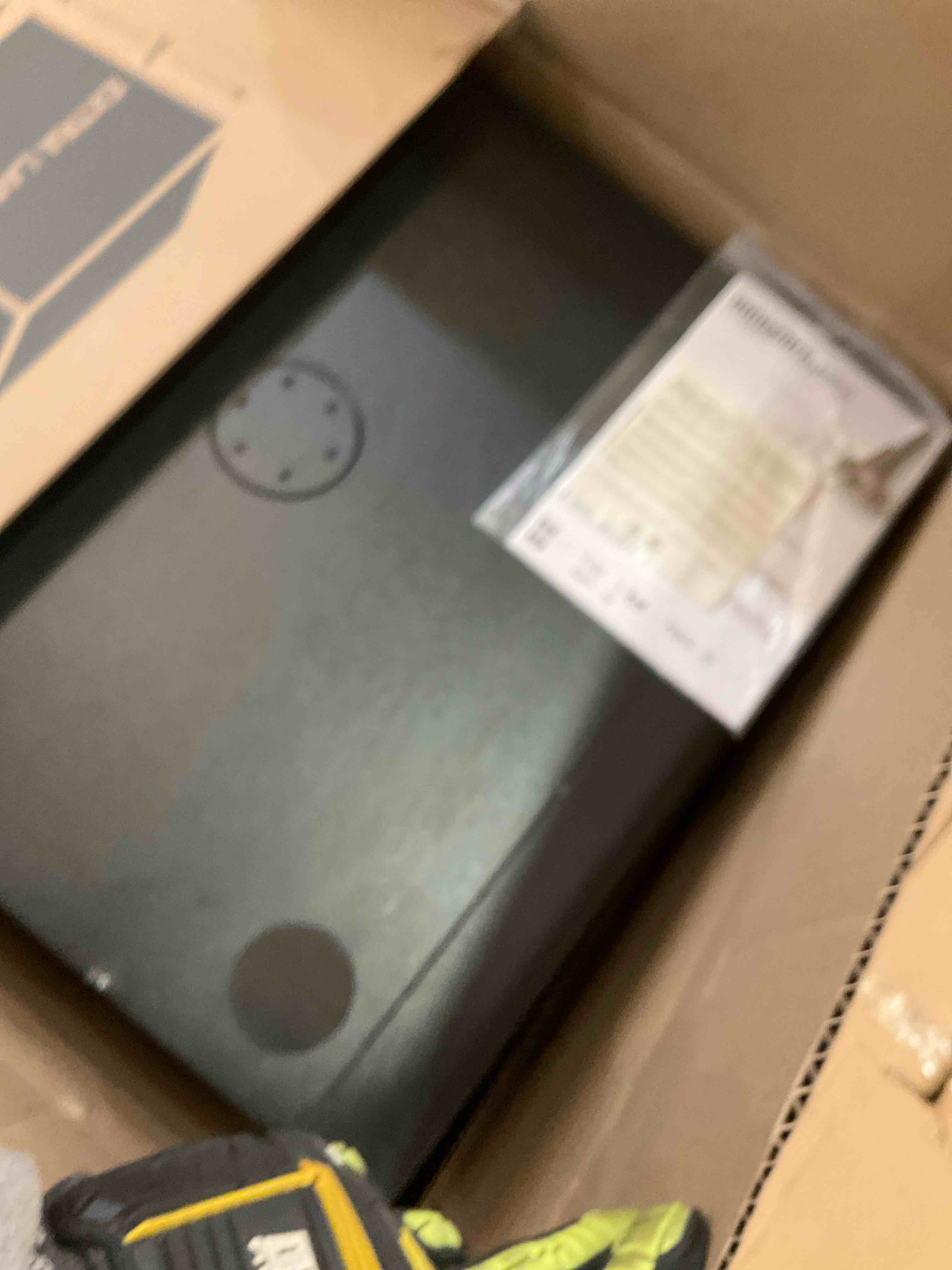 https://s3.amazonaws.com/lotting-images-prod/bidfta/PPE1963192_1742579487139.jpeg