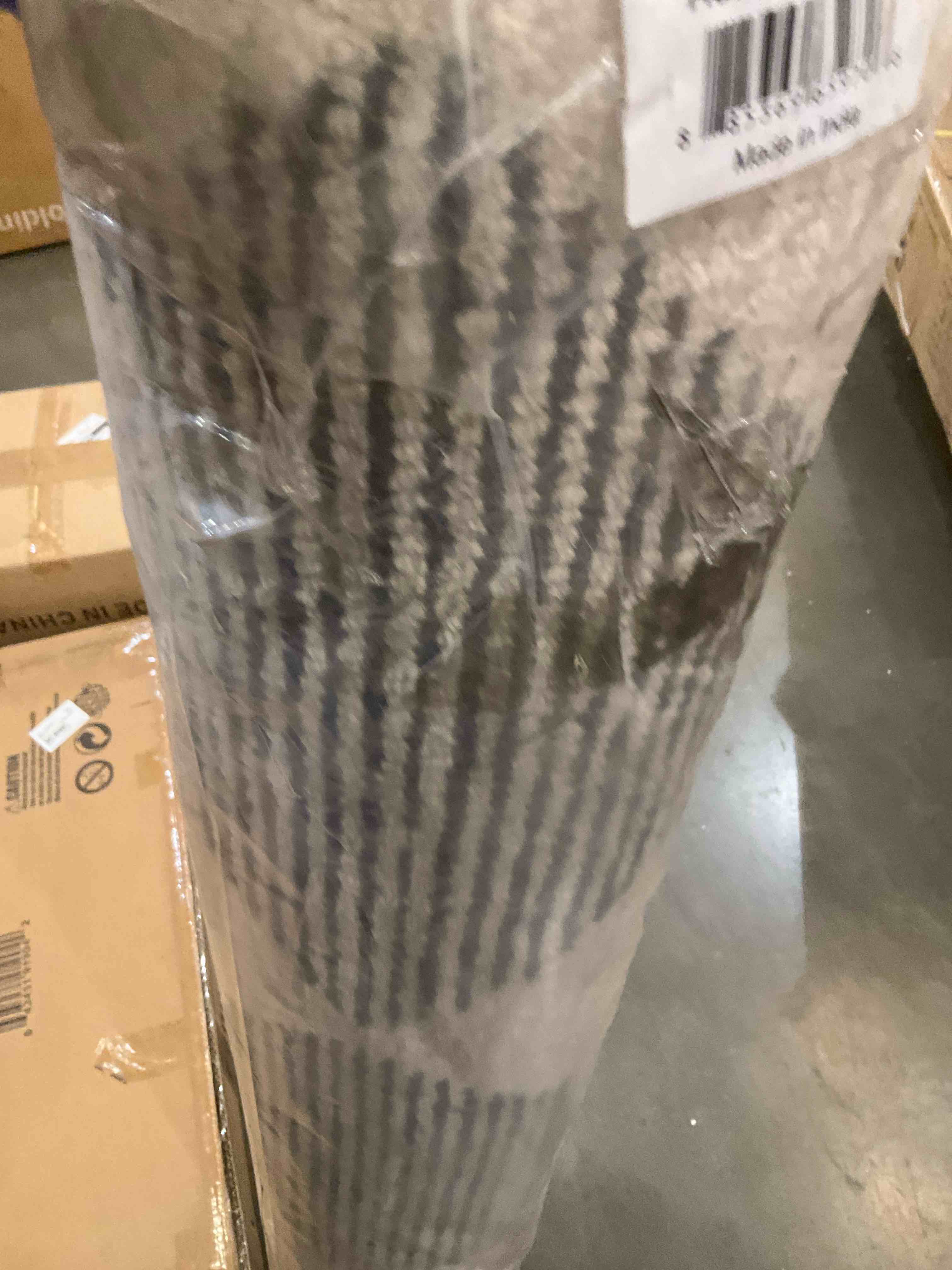 https://s3.amazonaws.com/lotting-images-prod/bidfta/PPE1966214_1742315930387.jpeg