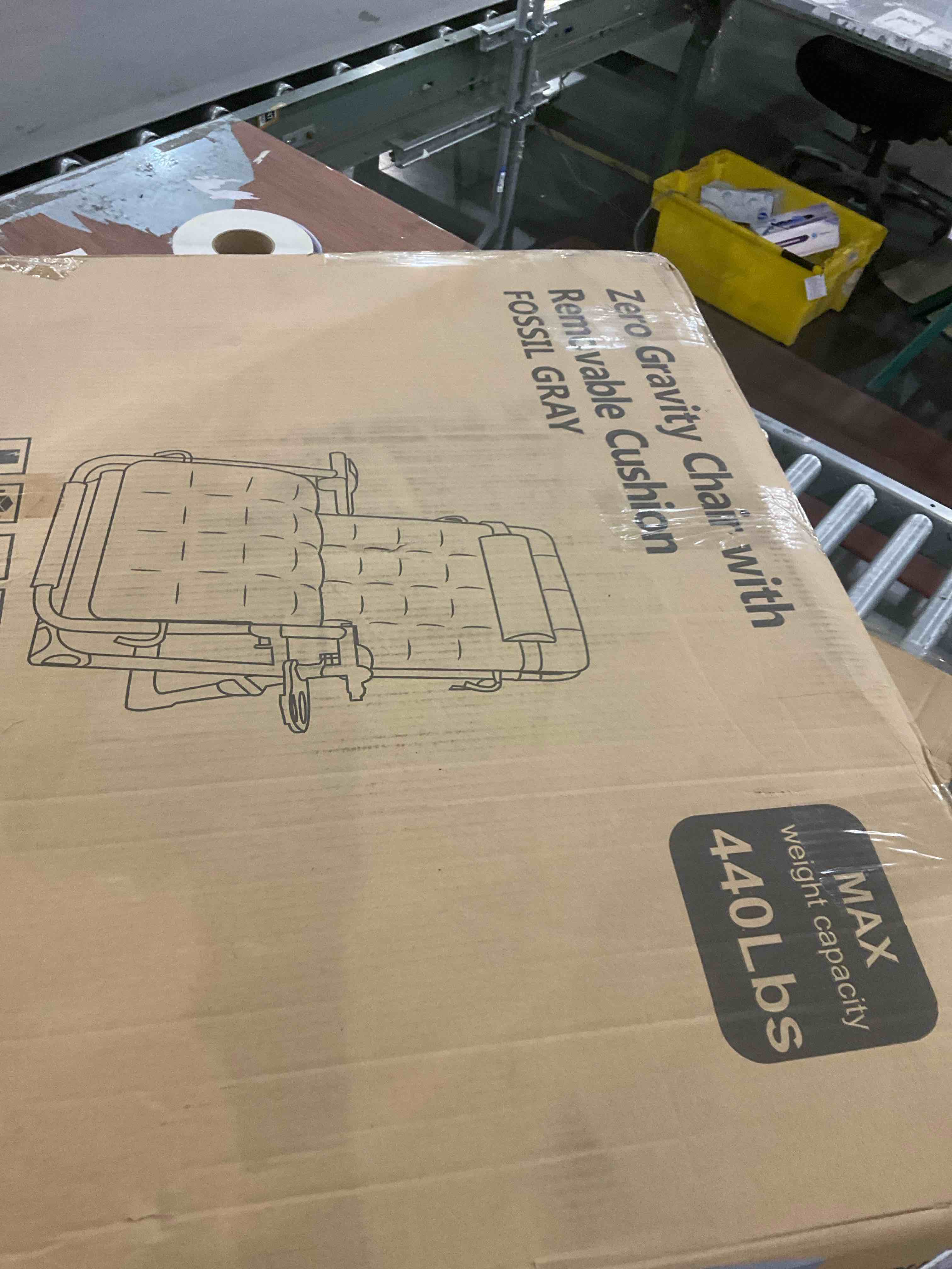 https://s3.amazonaws.com/lotting-images-prod/bidfta/PPE1966302_1742383327893.jpeg