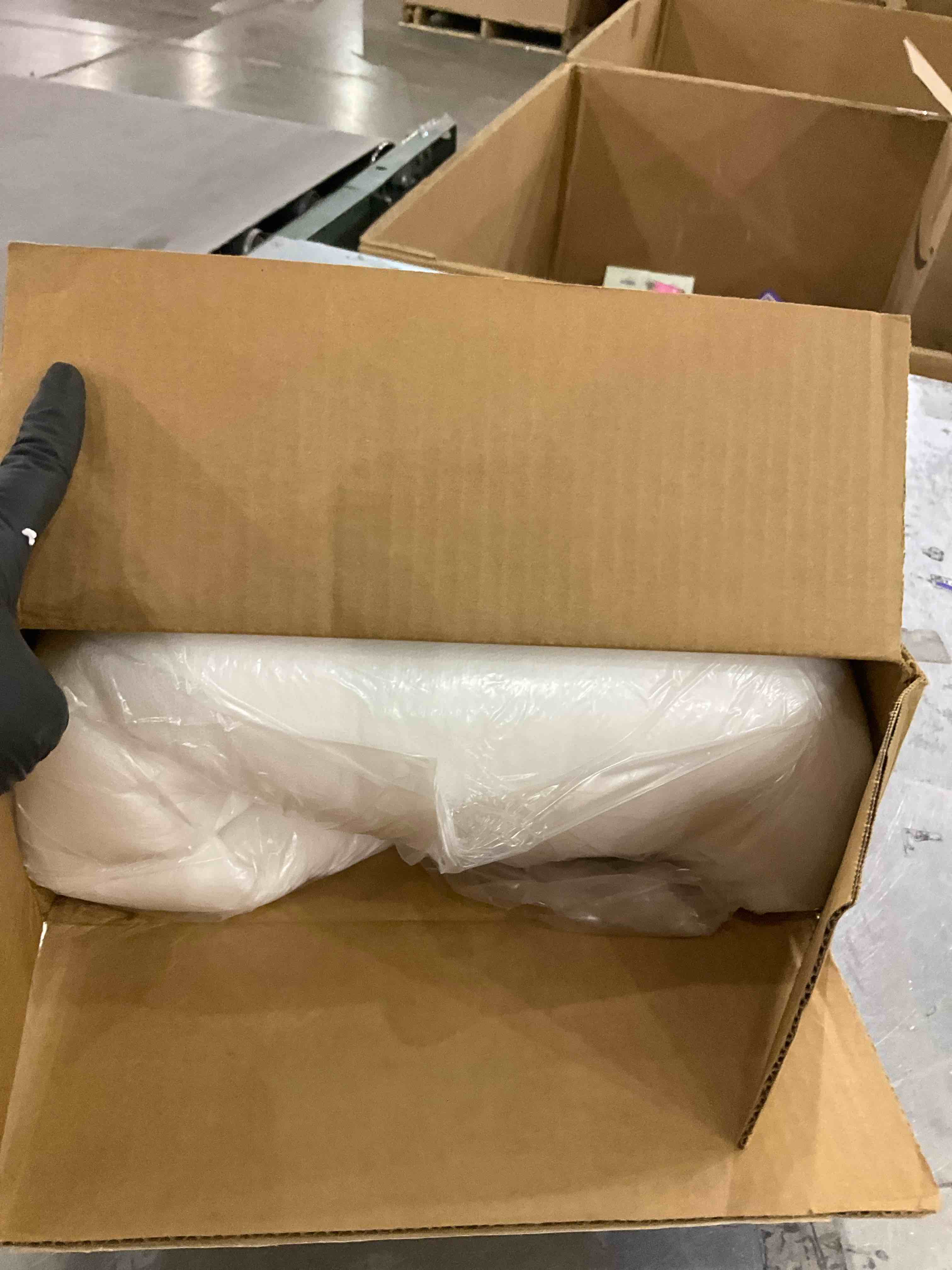 https://s3.amazonaws.com/lotting-images-prod/bidfta/PPE1967131_1742495996195.jpeg