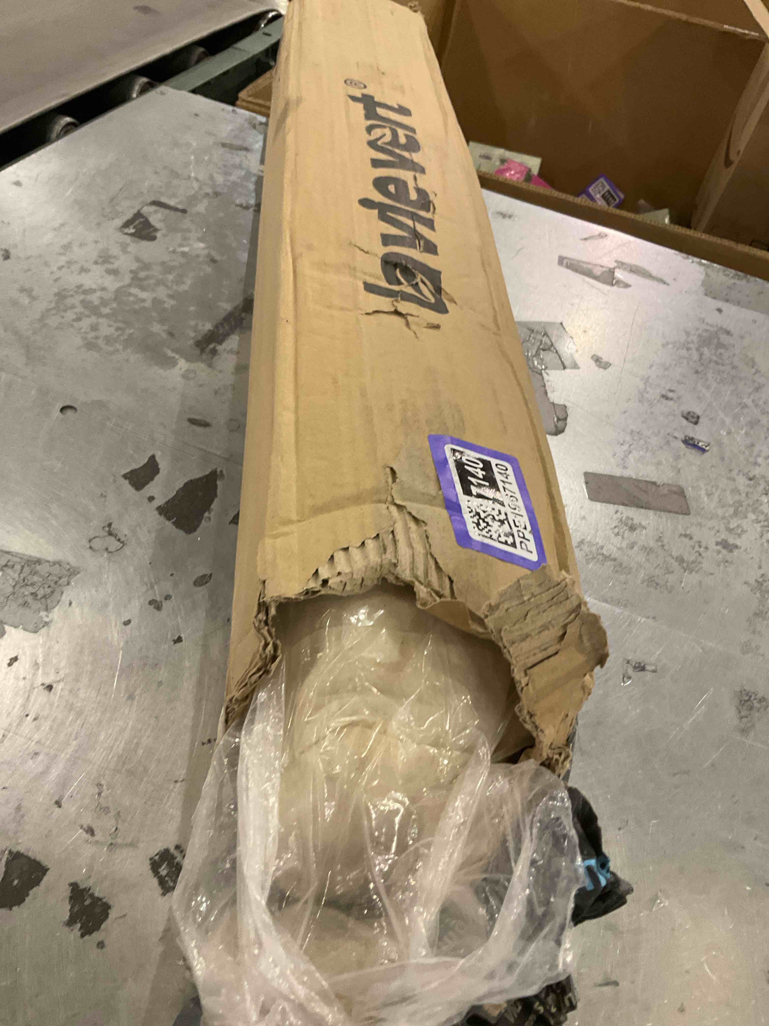 https://s3.amazonaws.com/lotting-images-prod/bidfta/PPE1967140_1742495556696.jpeg
