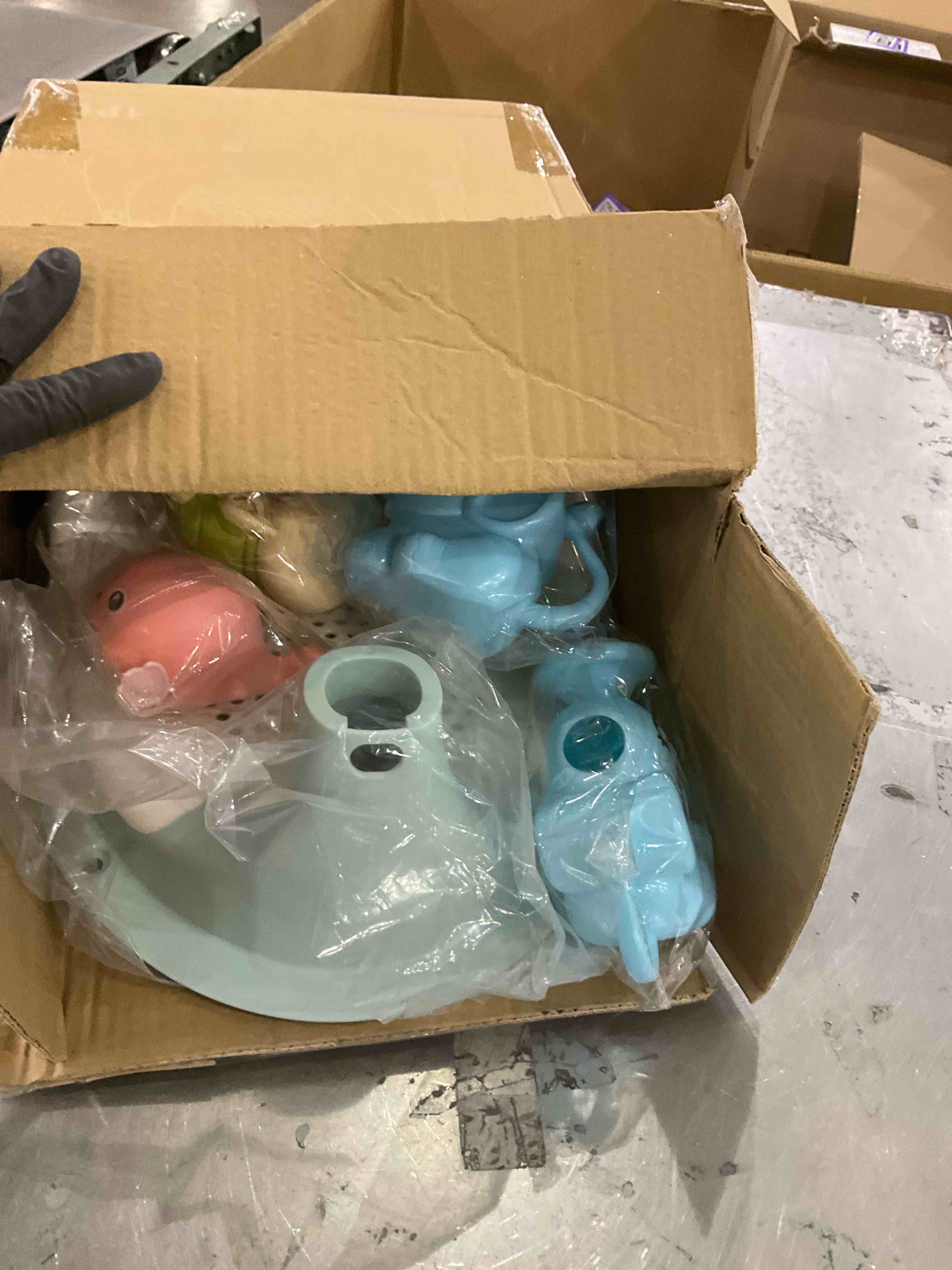 https://s3.amazonaws.com/lotting-images-prod/bidfta/PPE1967233_1742496269309.jpeg