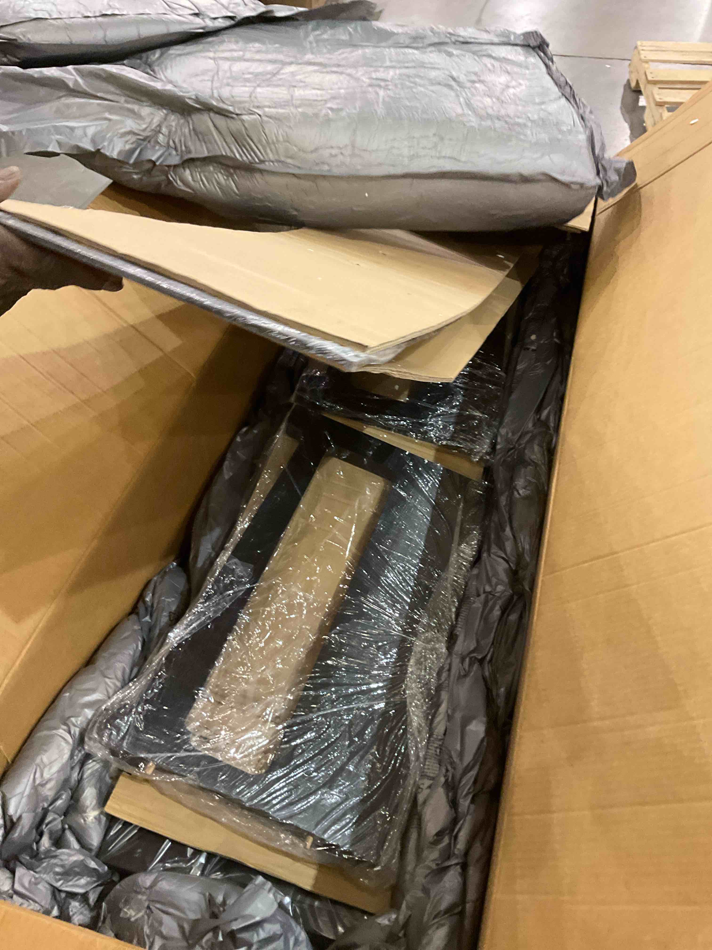 https://s3.amazonaws.com/lotting-images-prod/bidfta/PPE1967234_1742495331393.jpeg