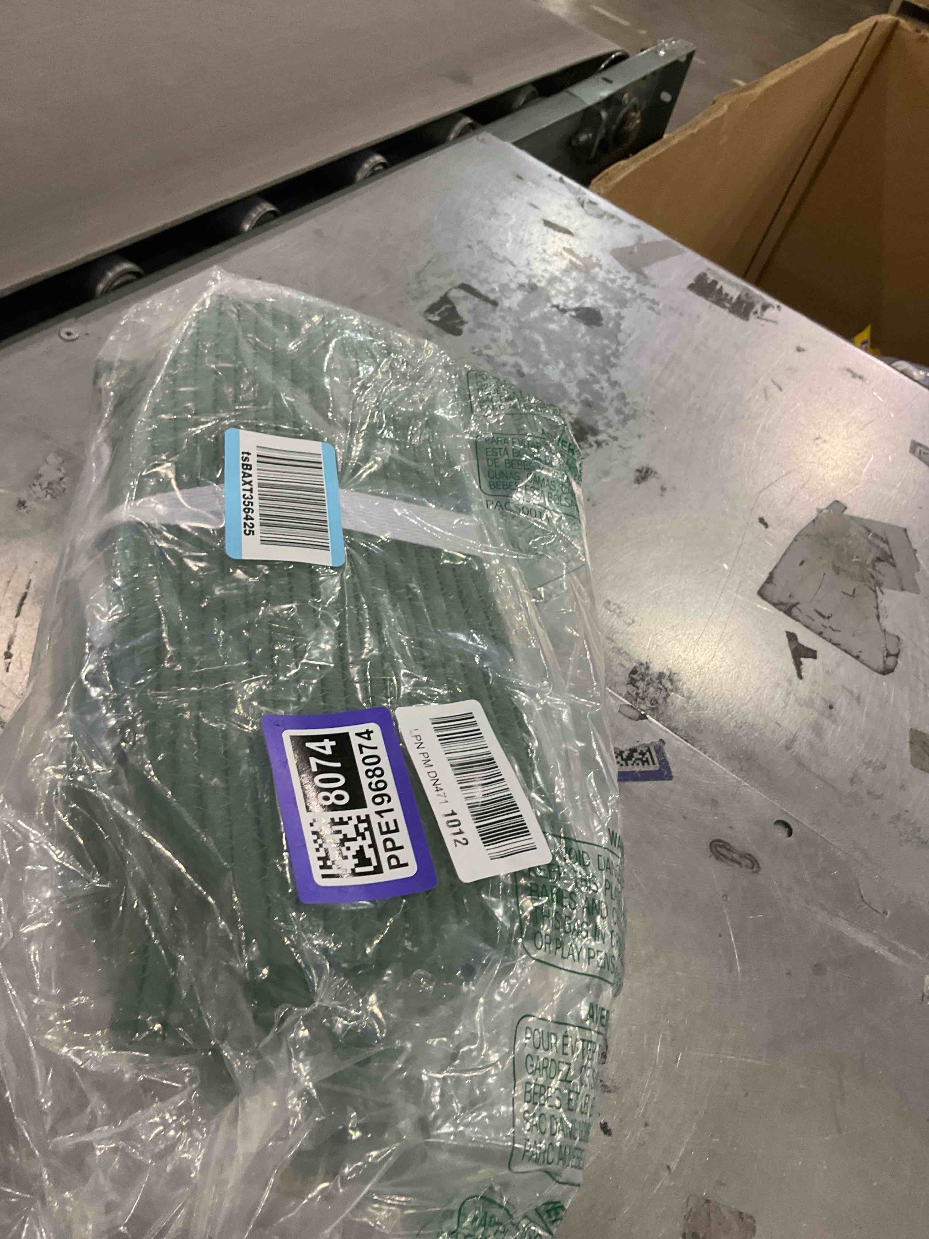 https://s3.amazonaws.com/lotting-images-prod/bidfta/PPE1968074_1742820912211.jpeg