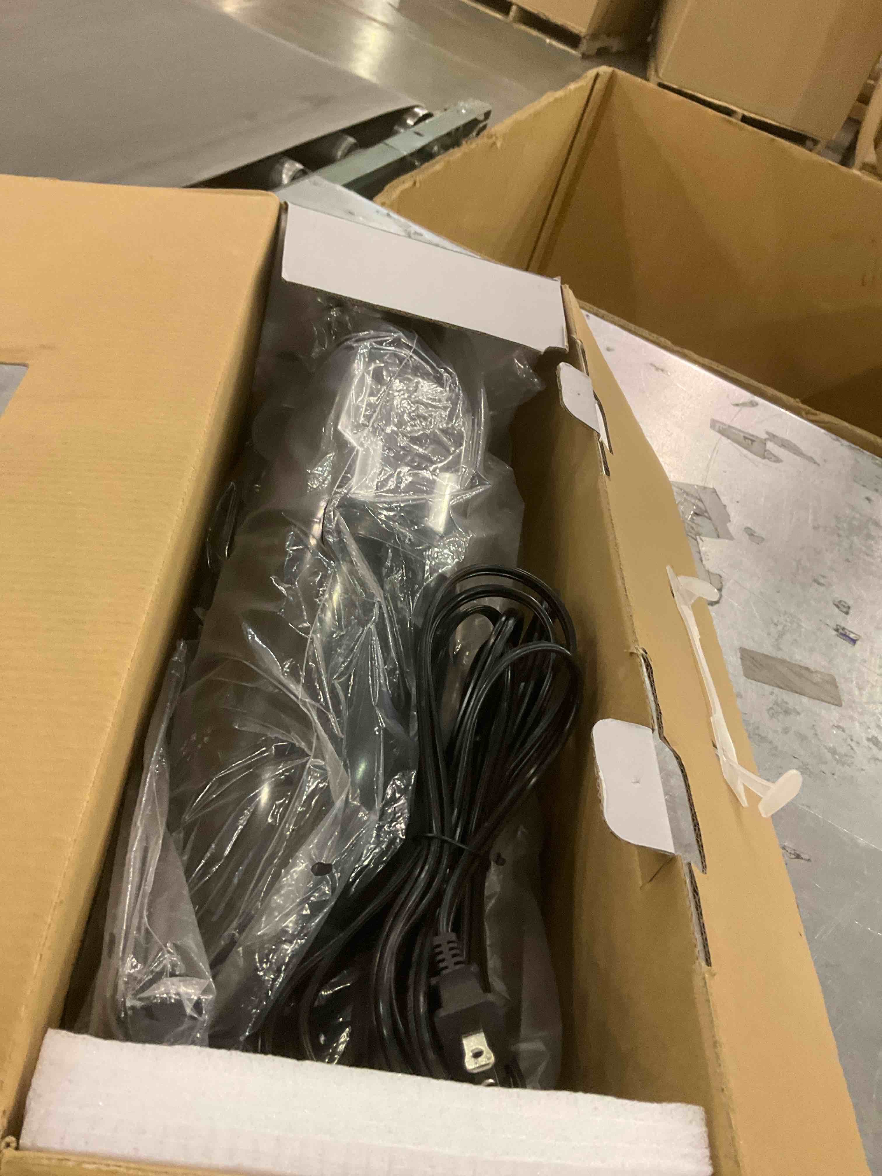 https://s3.amazonaws.com/lotting-images-prod/bidfta/PPE1968623_1742988406851.jpeg