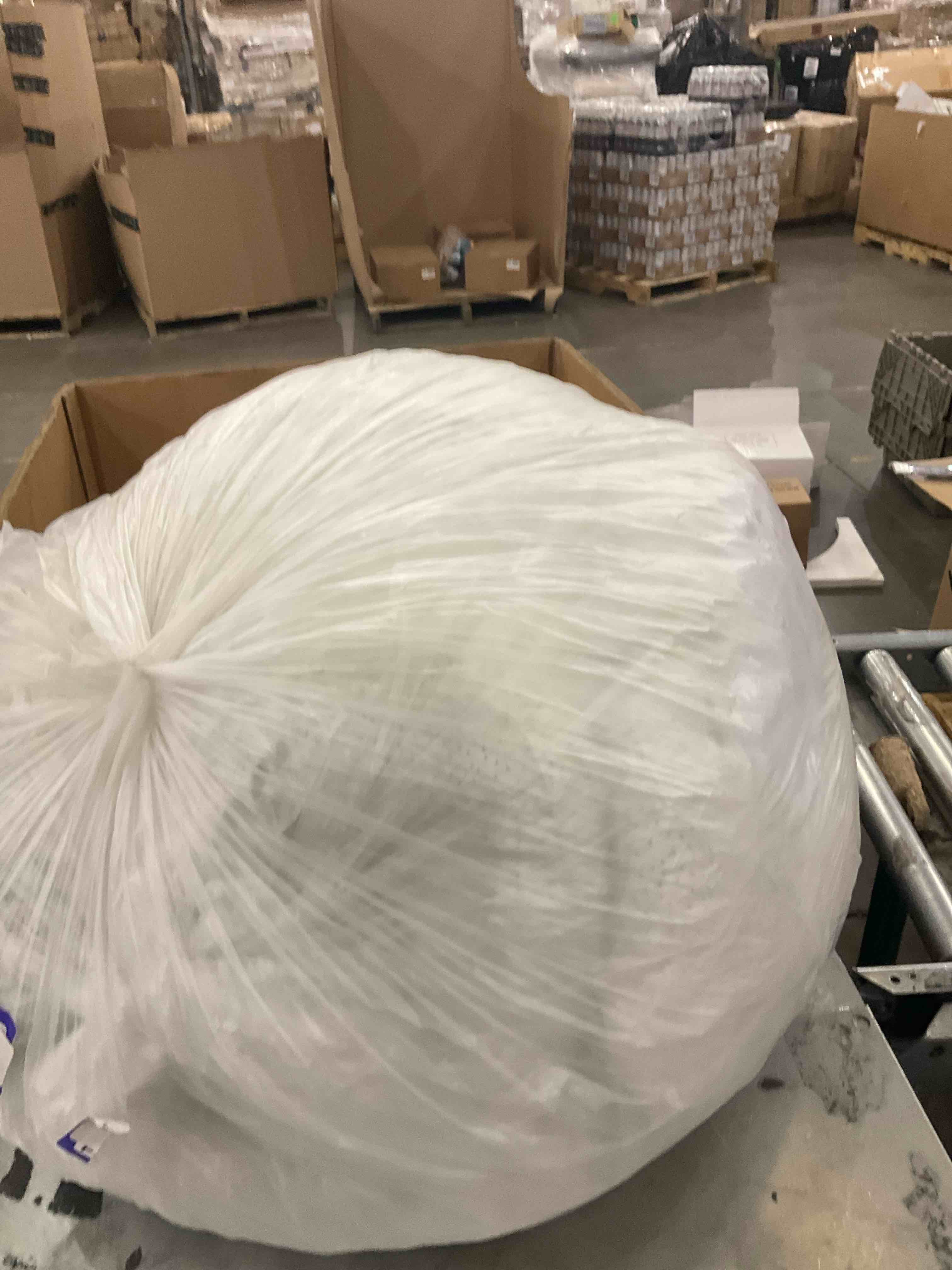 https://s3.amazonaws.com/lotting-images-prod/bidfta/PPE1968647_1742997416002.jpeg