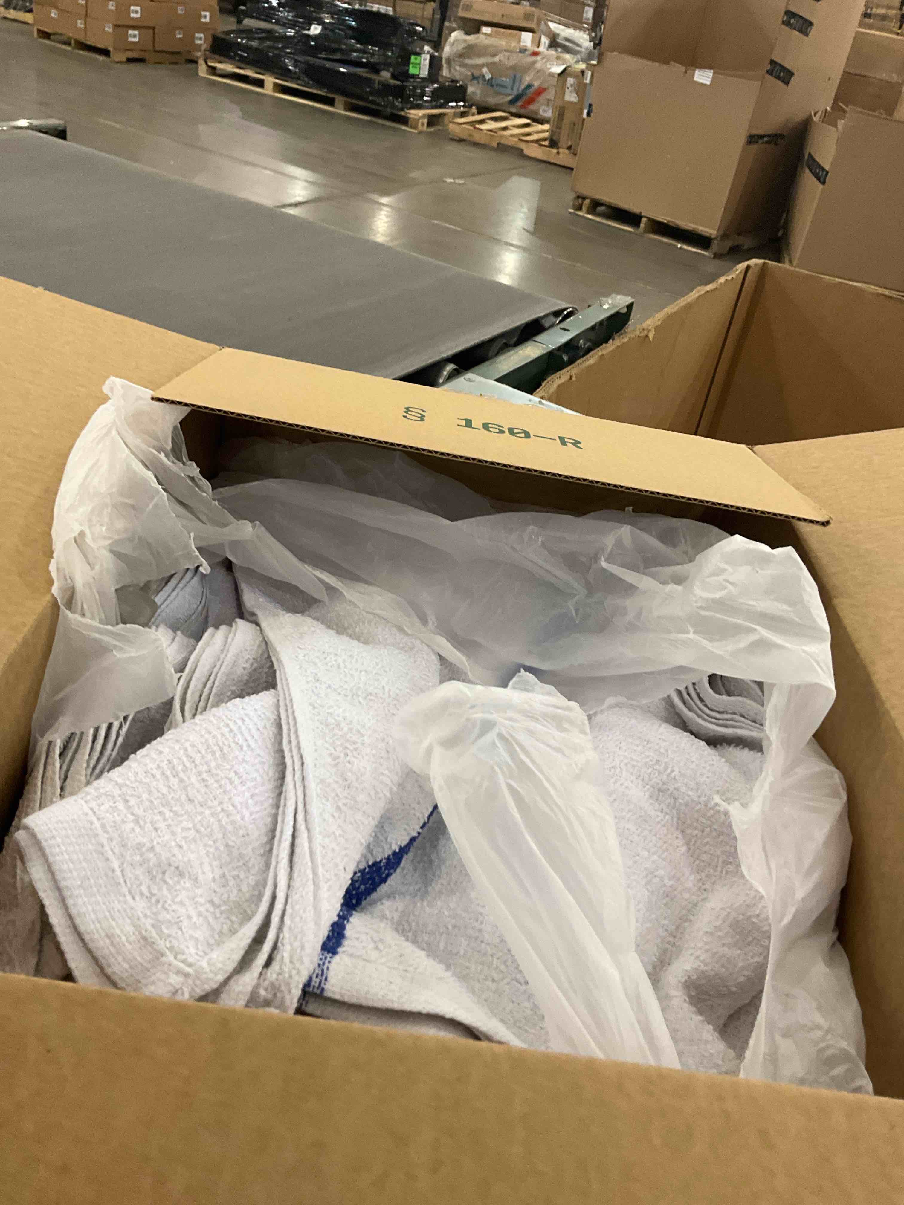 https://s3.amazonaws.com/lotting-images-prod/bidfta/PPE1968749_1743002202211.jpeg