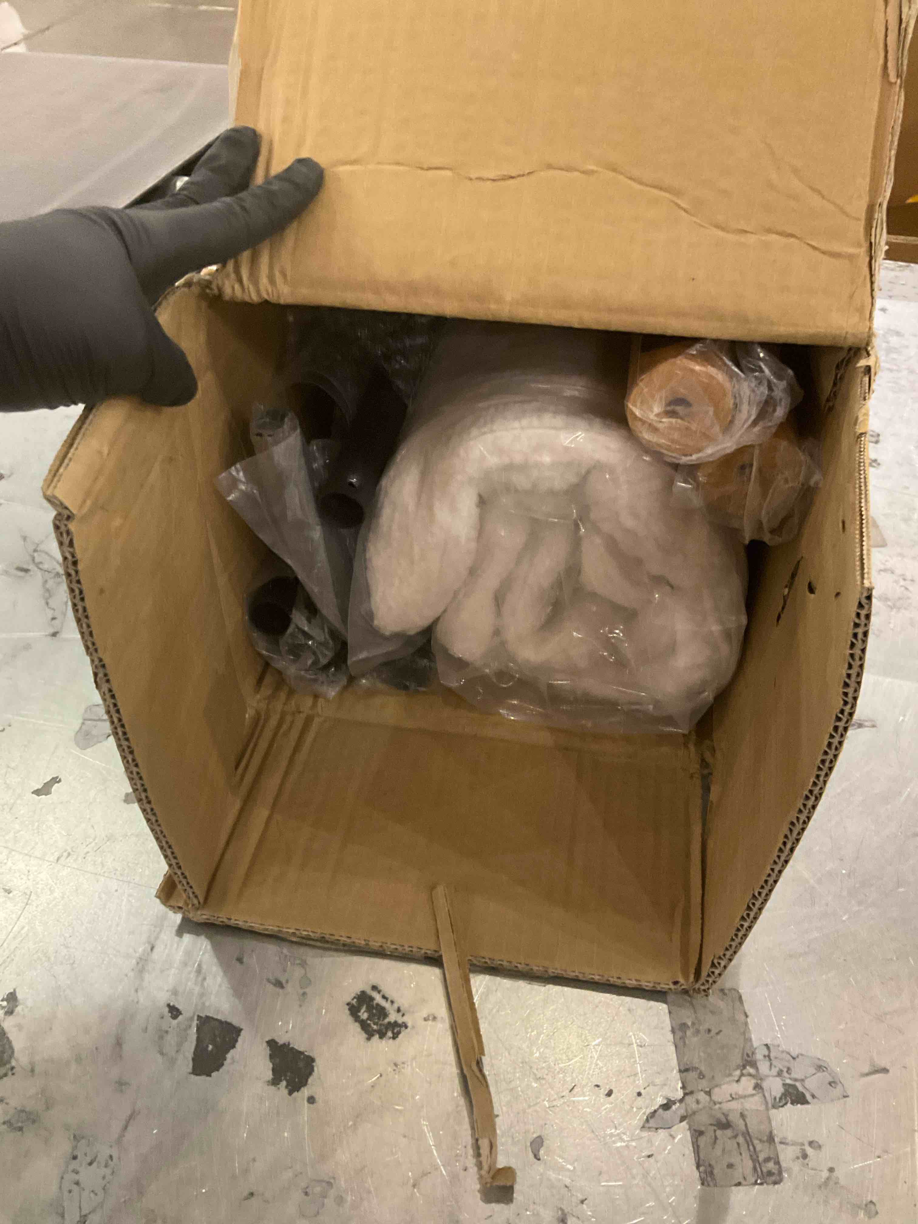 https://s3.amazonaws.com/lotting-images-prod/bidfta/PPE1969336_1742307158511.jpeg