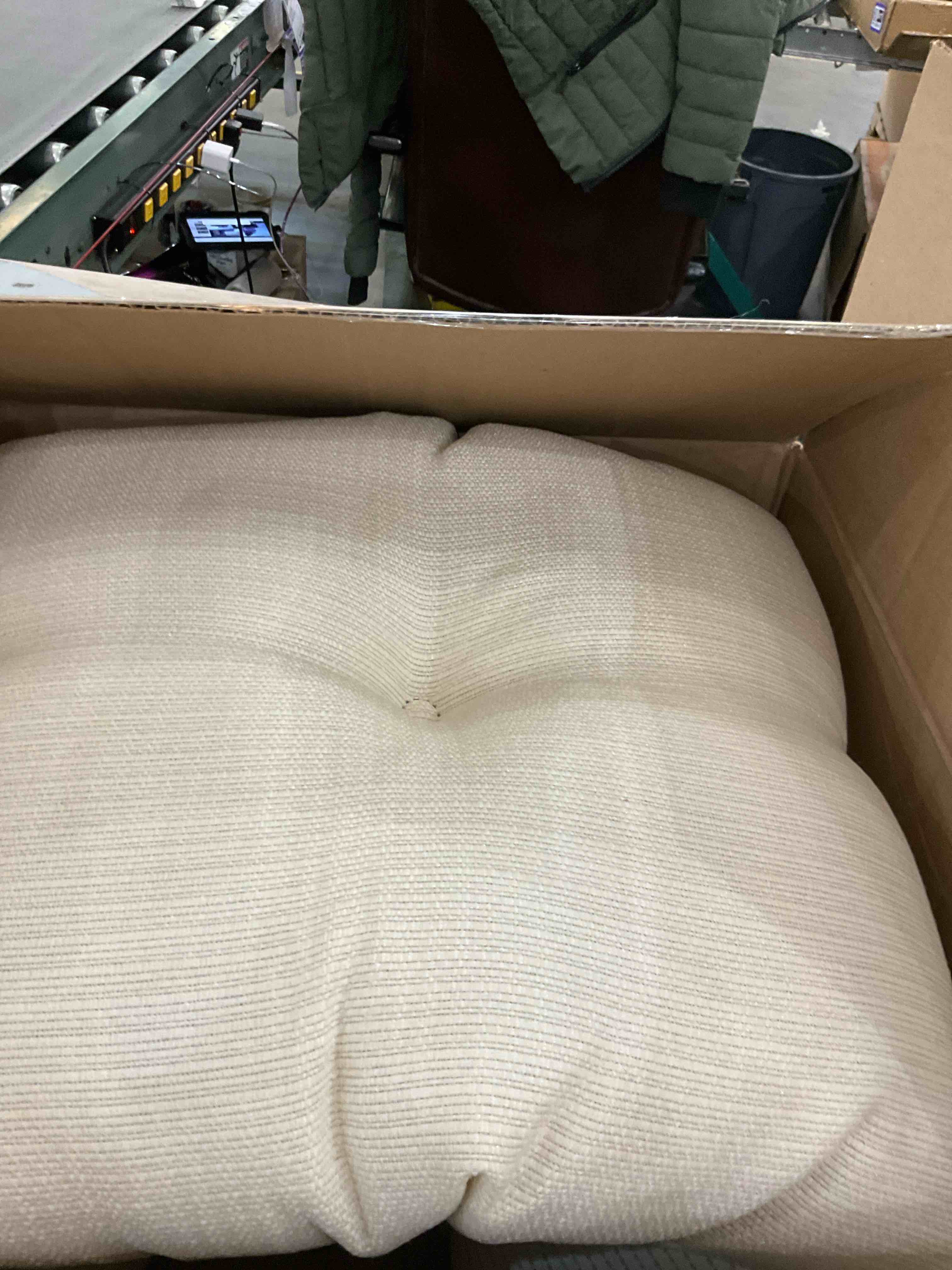 https://s3.amazonaws.com/lotting-images-prod/bidfta/PPE1969540_1742319038131.jpeg
