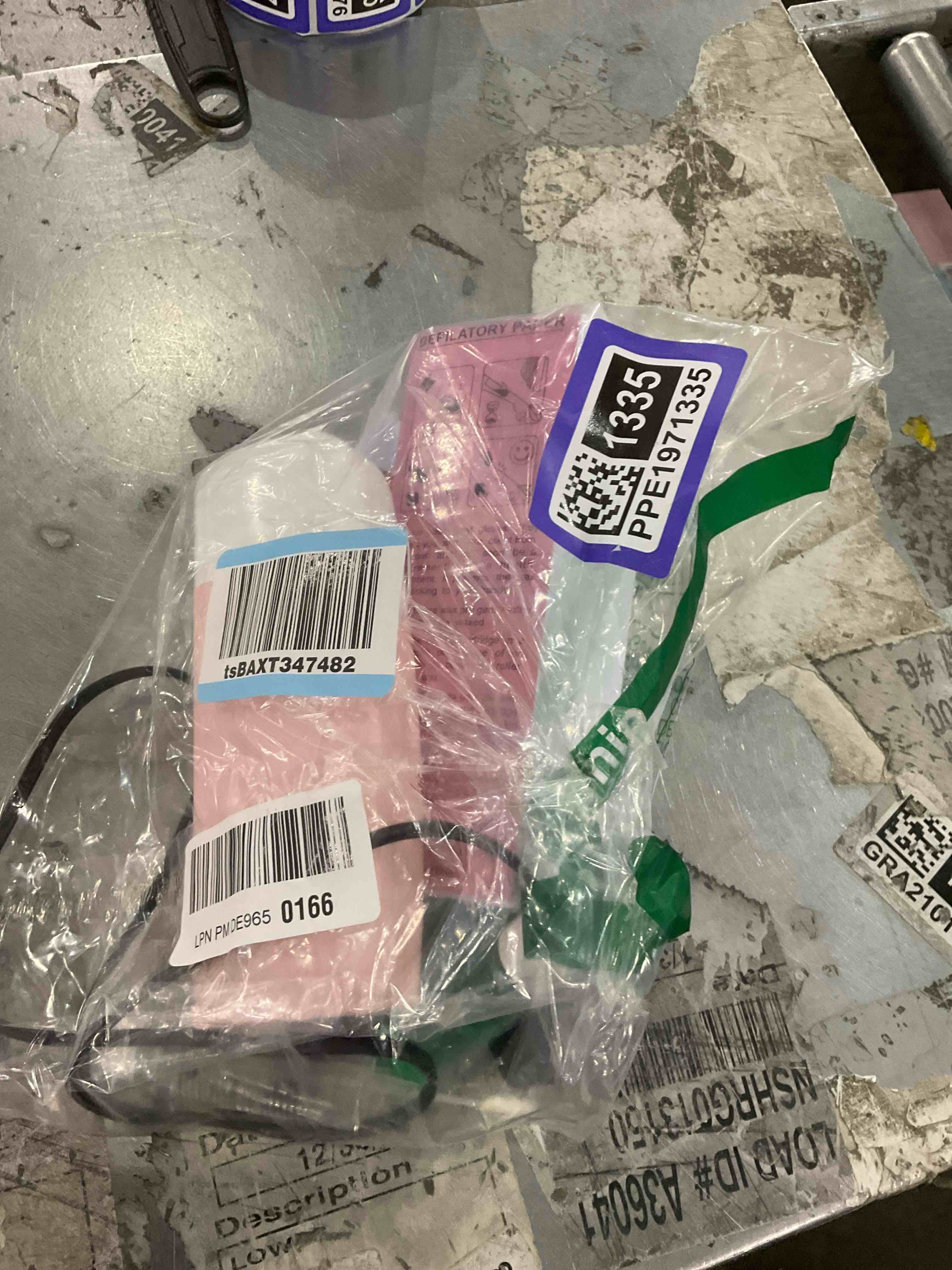 https://s3.amazonaws.com/lotting-images-prod/bidfta/PPE1971335_1742820196366.jpeg