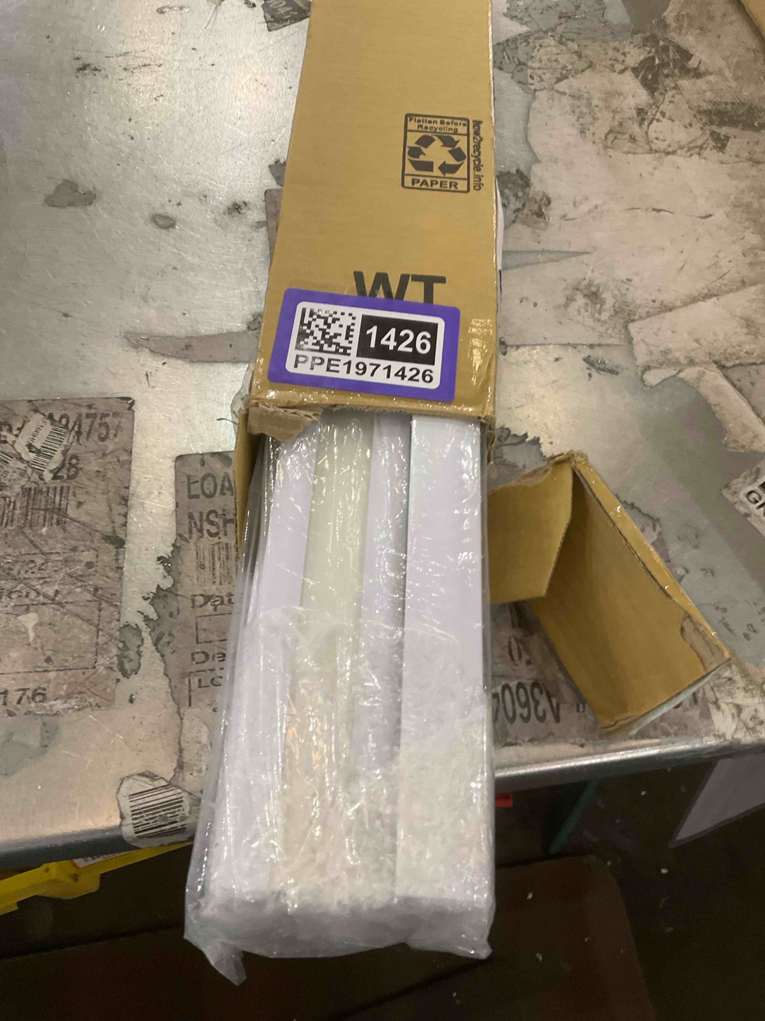 https://s3.amazonaws.com/lotting-images-prod/bidfta/PPE1971426_1742826736733.jpeg