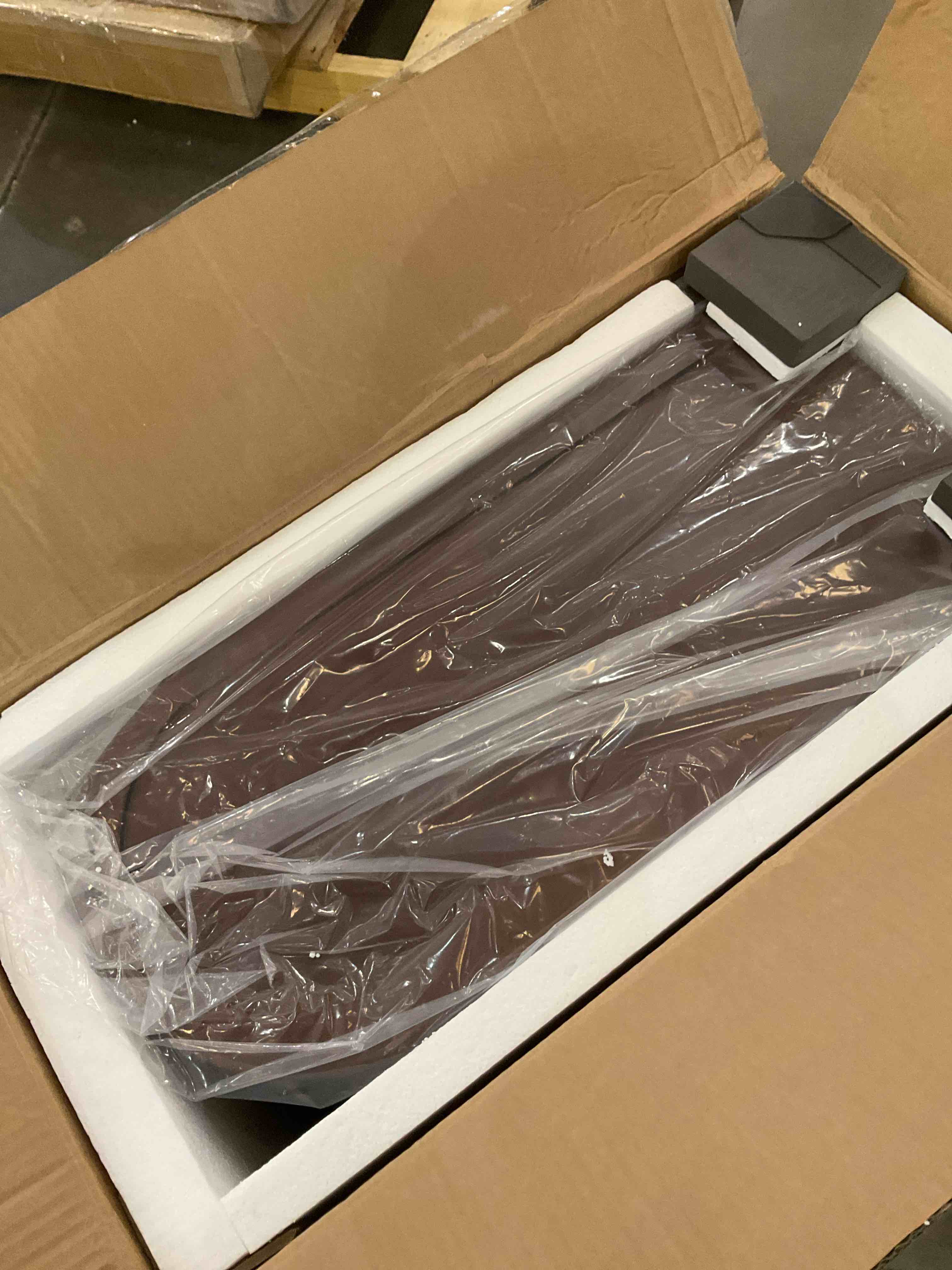 https://s3.amazonaws.com/lotting-images-prod/bidfta/PPE1972117_1741712351017.jpeg