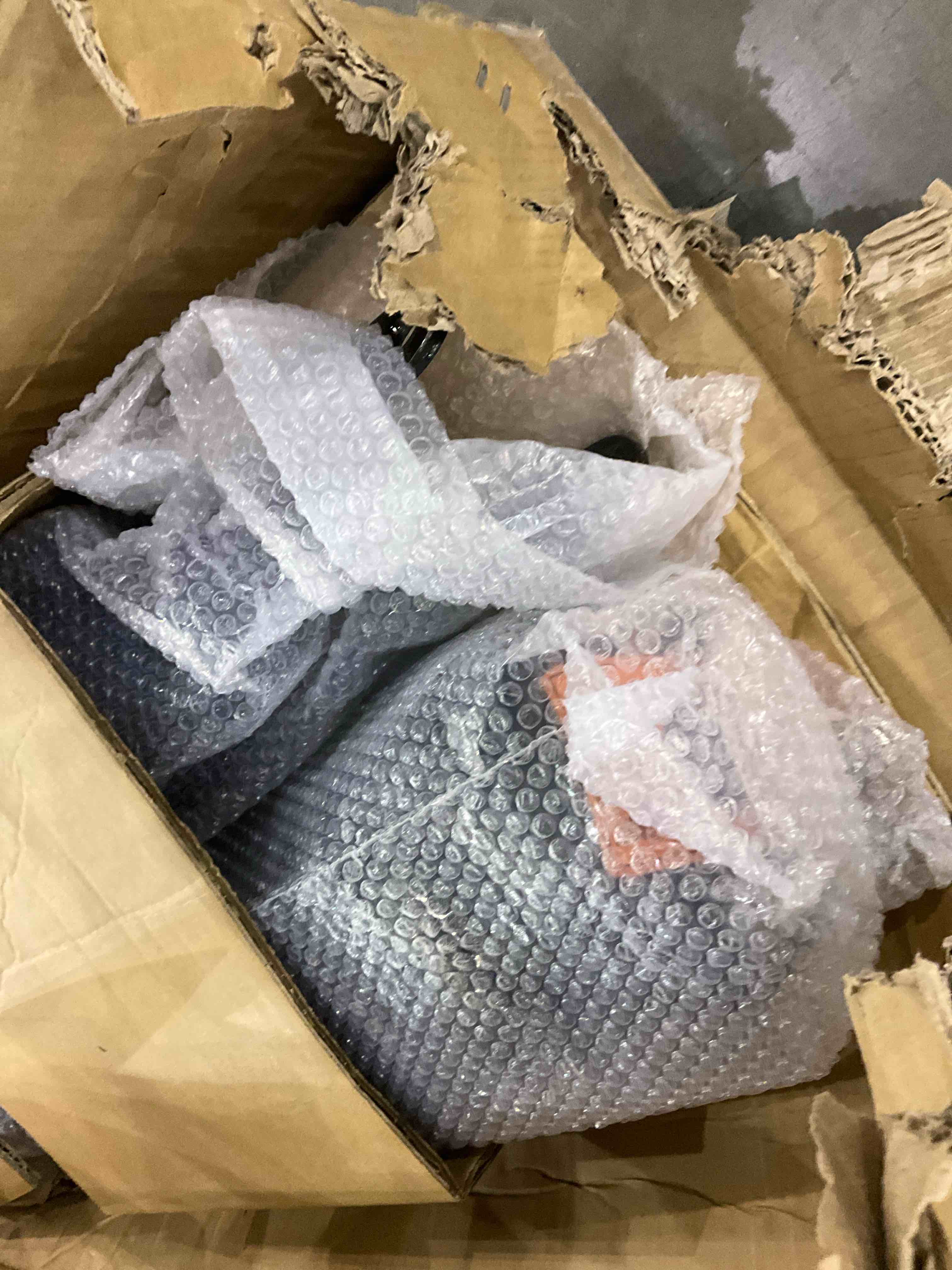 https://s3.amazonaws.com/lotting-images-prod/bidfta/PPE1972706_1742211946339.jpeg
