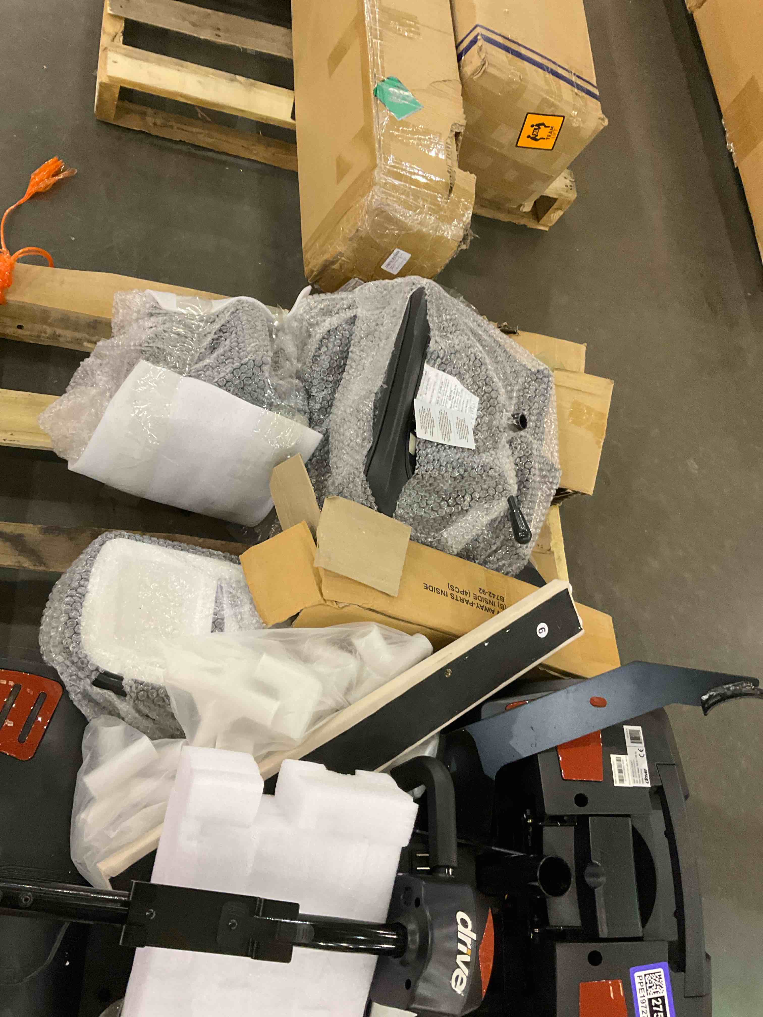 https://s3.amazonaws.com/lotting-images-prod/bidfta/PPE1972750_1742215160905.jpeg