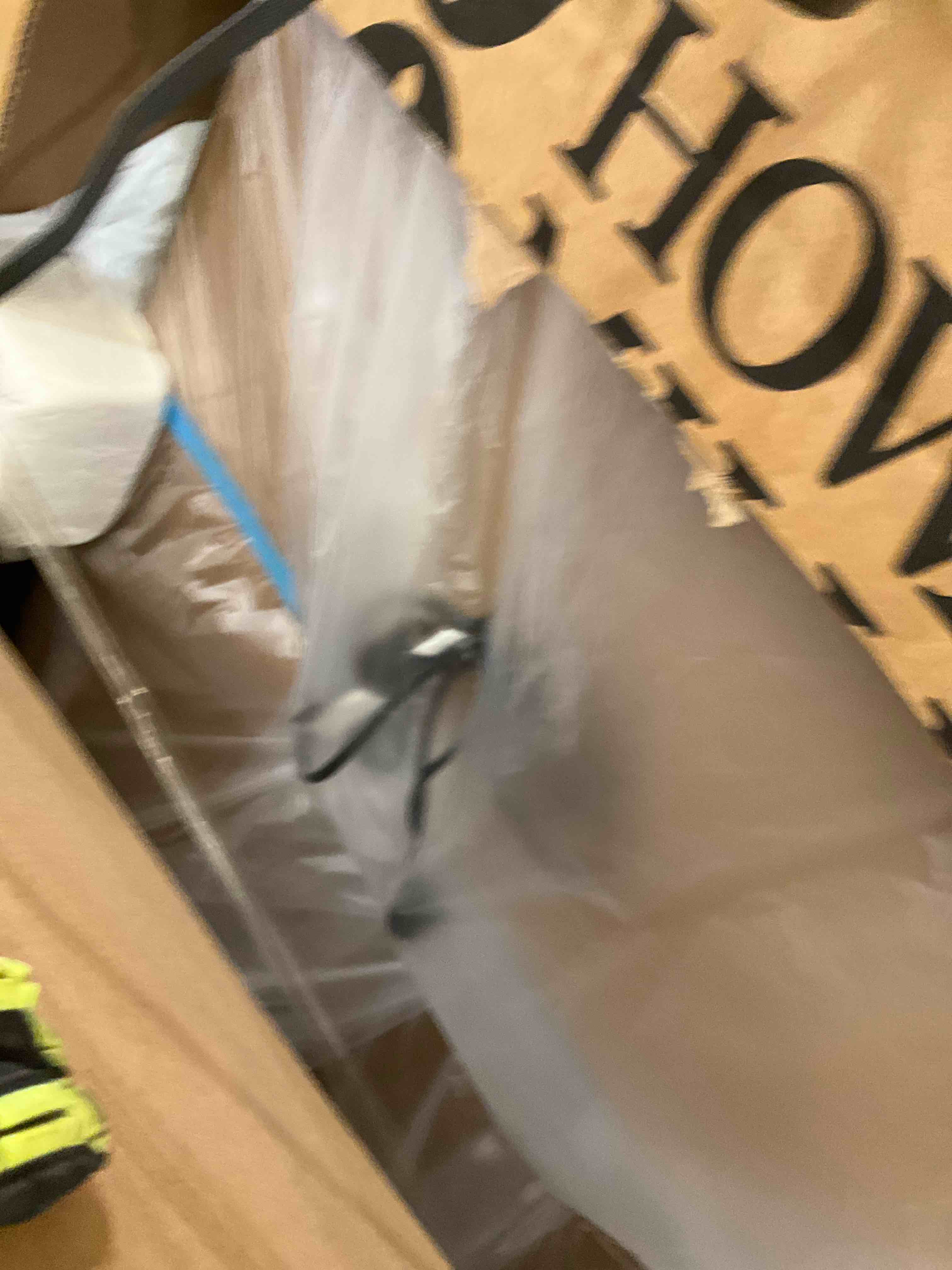 https://s3.amazonaws.com/lotting-images-prod/bidfta/PPE1972943_1742236354930.jpeg