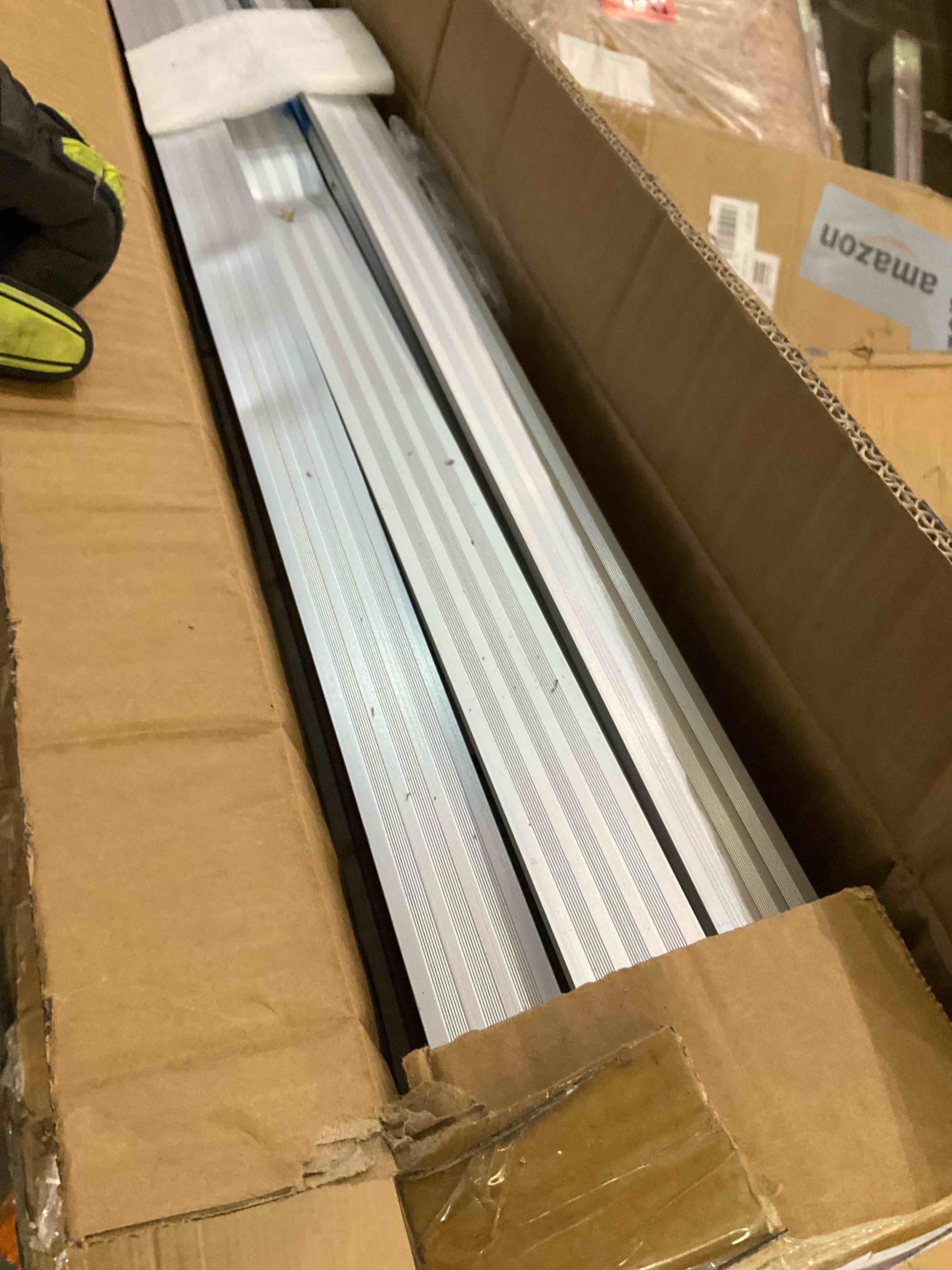 https://s3.amazonaws.com/lotting-images-prod/bidfta/PPE1973075_1742307948124.jpeg