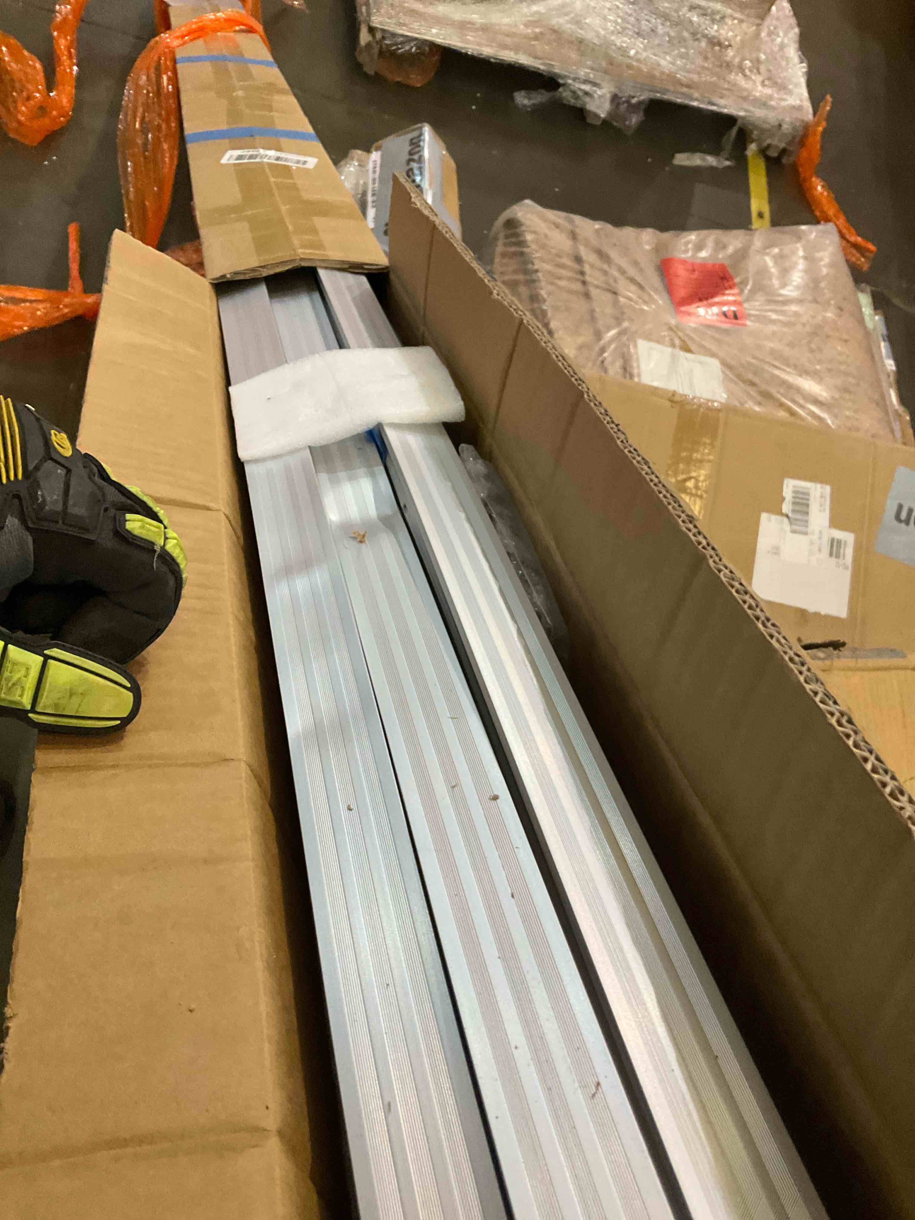 https://s3.amazonaws.com/lotting-images-prod/bidfta/PPE1973075_1742307949233.jpeg