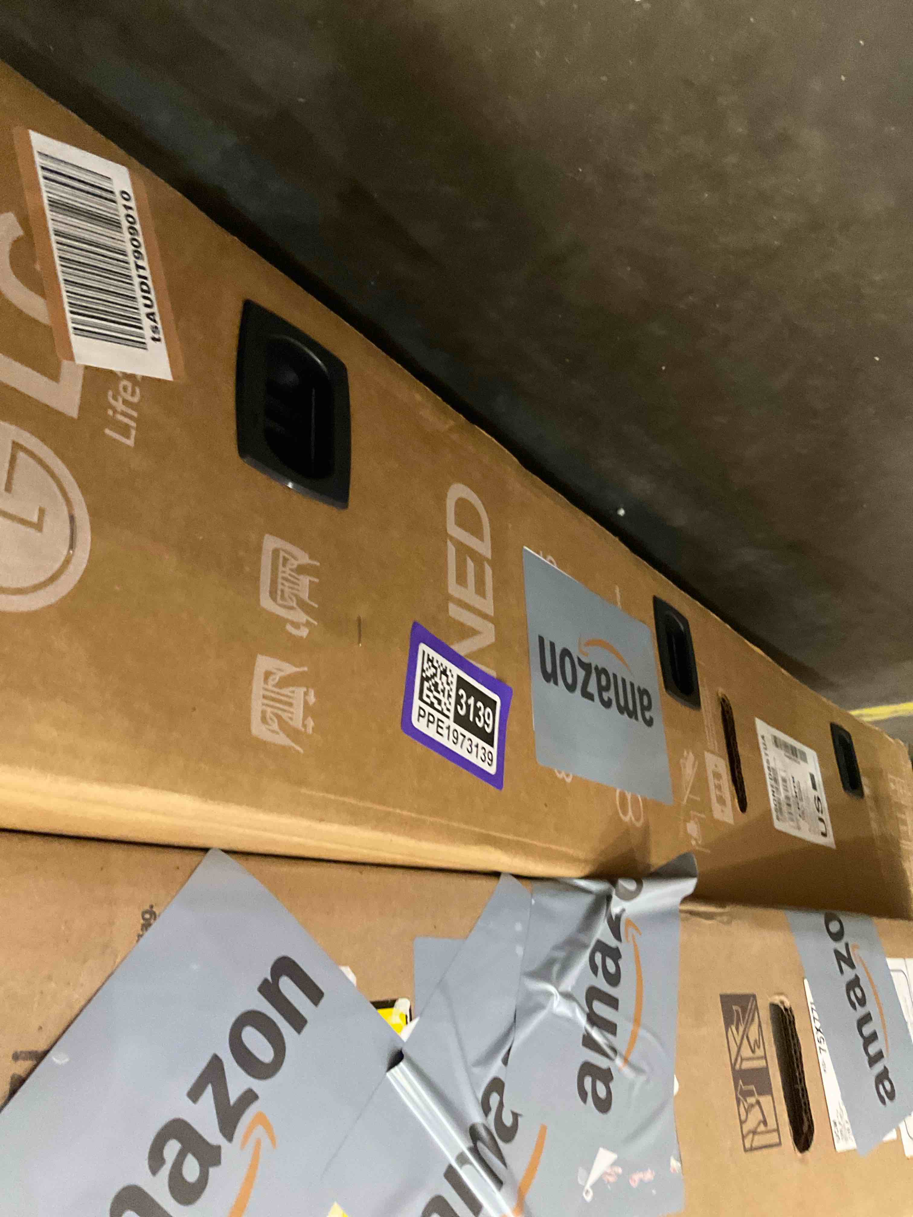 https://s3.amazonaws.com/lotting-images-prod/bidfta/PPE1973139_1742316940136.jpeg