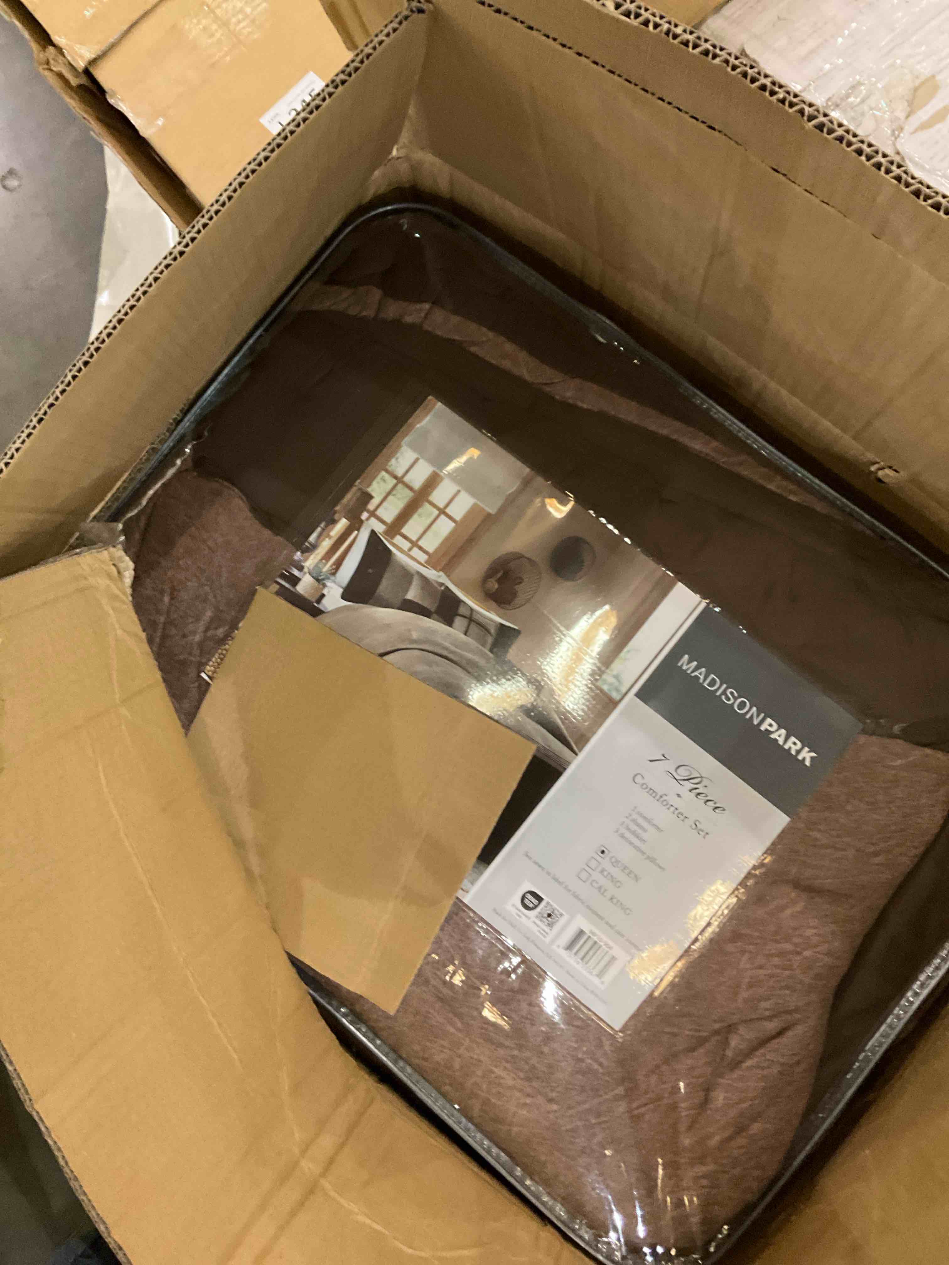 https://s3.amazonaws.com/lotting-images-prod/bidfta/PPE1973731_1742489018683.jpeg