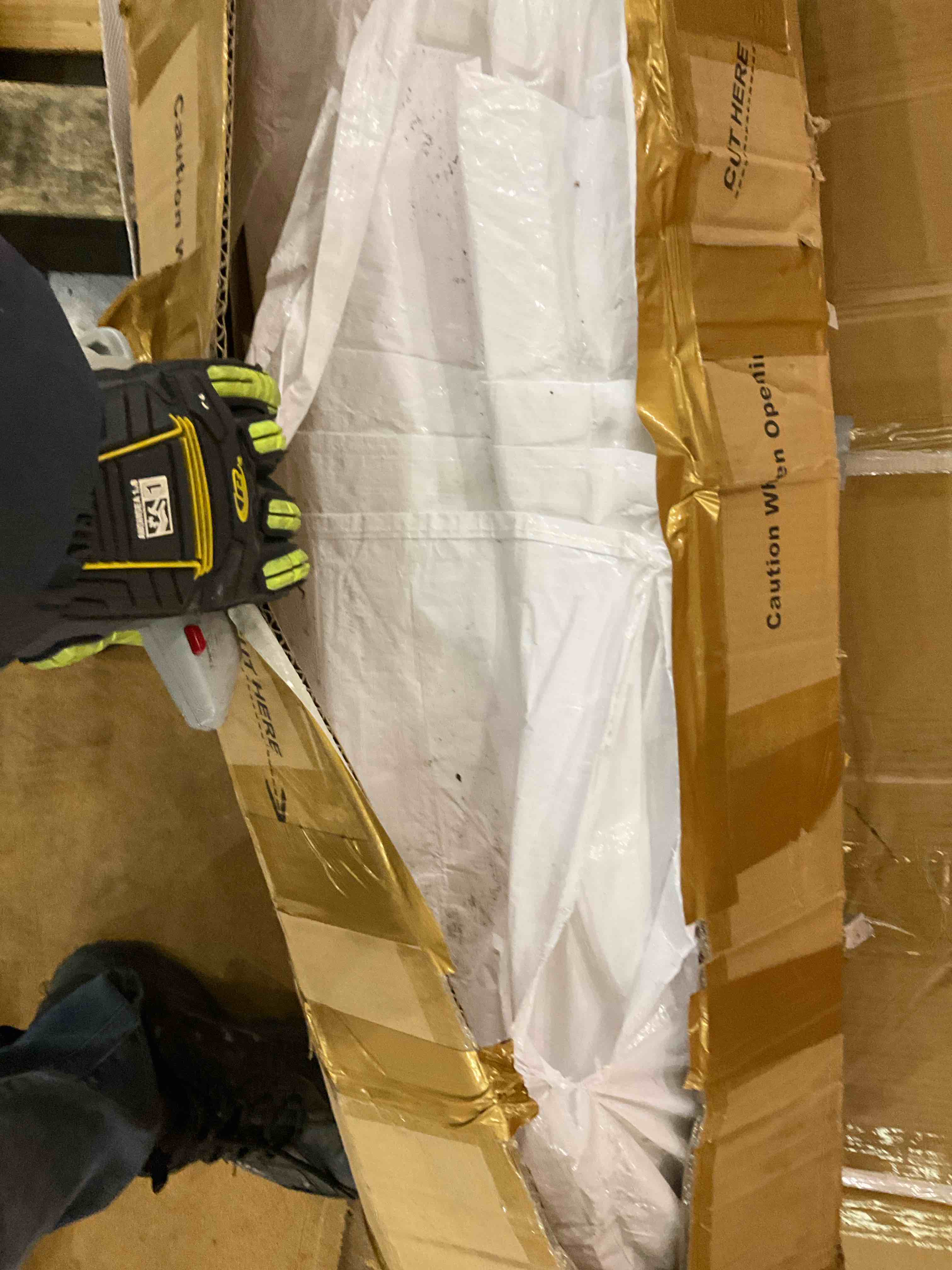 https://s3.amazonaws.com/lotting-images-prod/bidfta/PPE1973801_1742496064841.jpeg