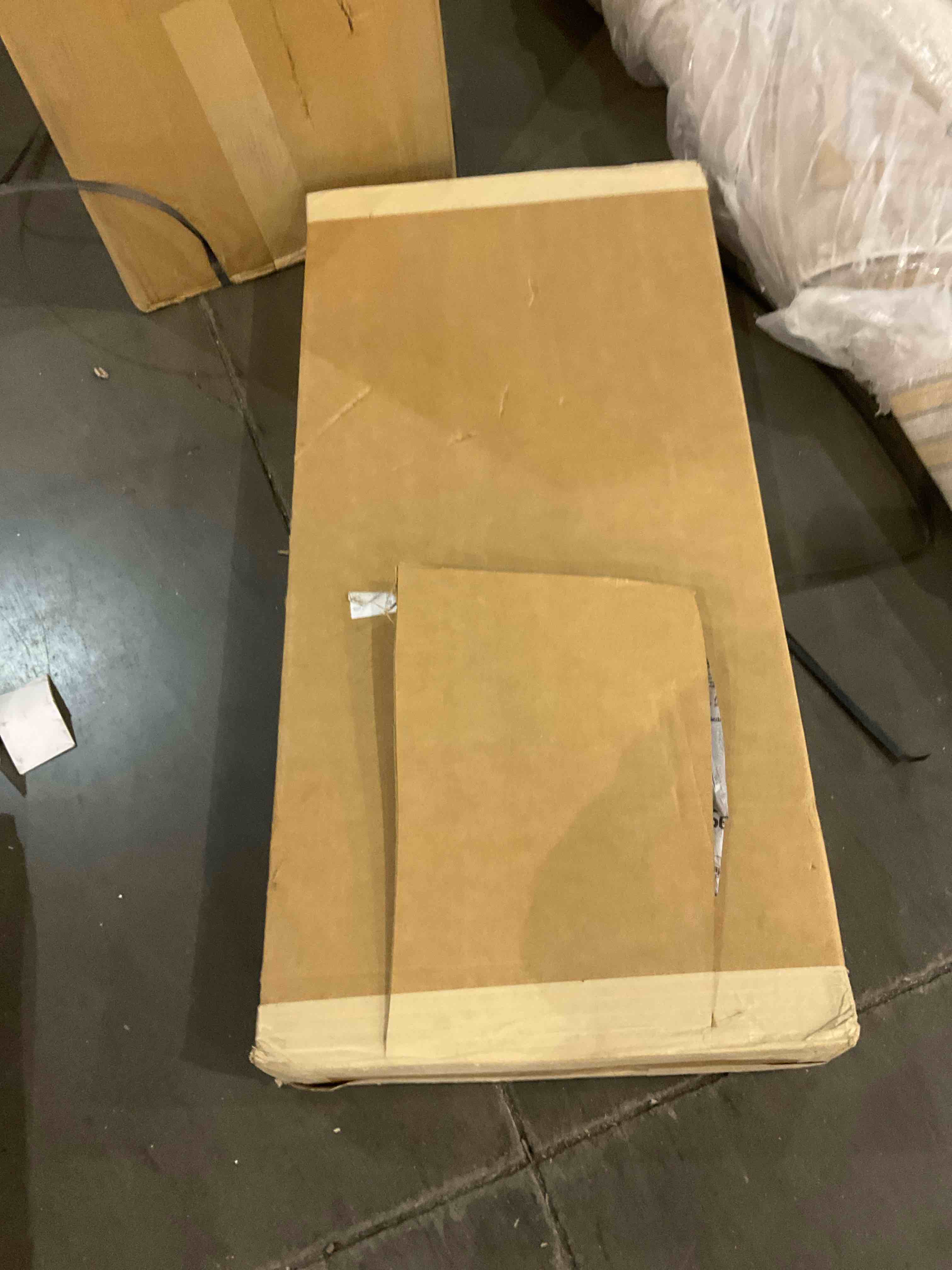https://s3.amazonaws.com/lotting-images-prod/bidfta/PPE1973948_1742557859807.jpeg