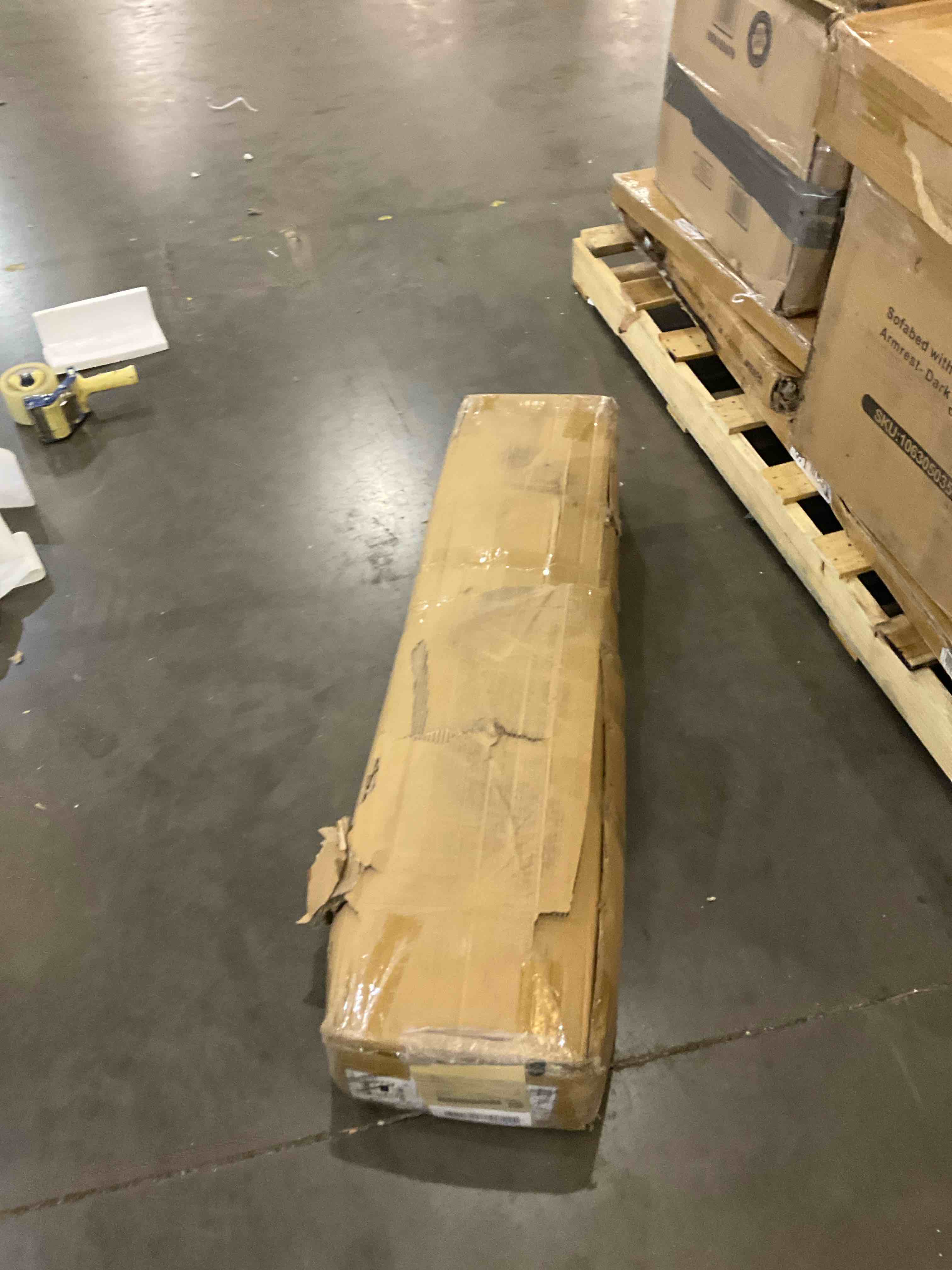 https://s3.amazonaws.com/lotting-images-prod/bidfta/PPE1975596_1742495726936.jpeg