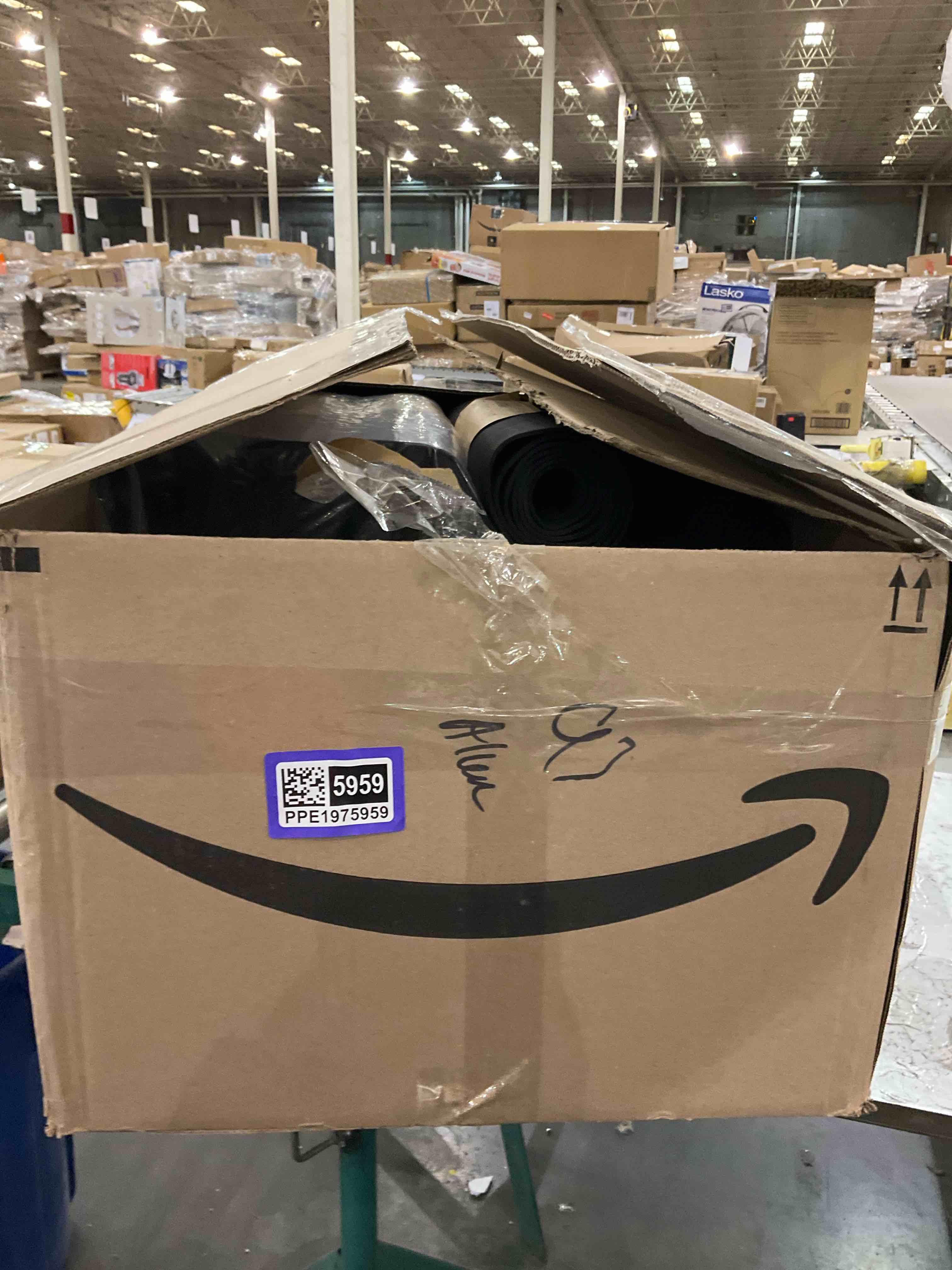 https://s3.amazonaws.com/lotting-images-prod/bidfta/PPE1975959_1743440606915.jpeg