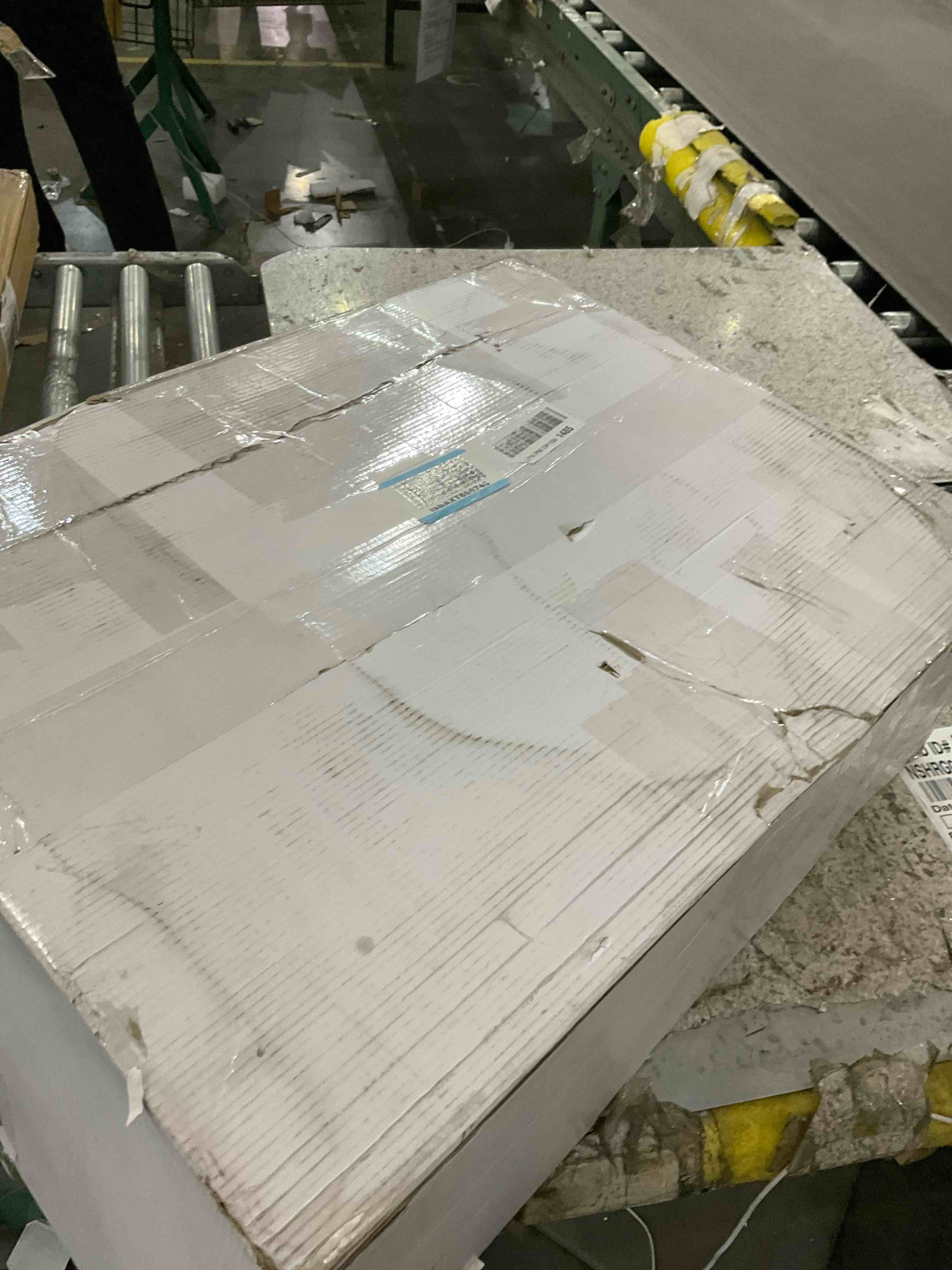 https://s3.amazonaws.com/lotting-images-prod/bidfta/PPE1976005_1743441658649.jpeg