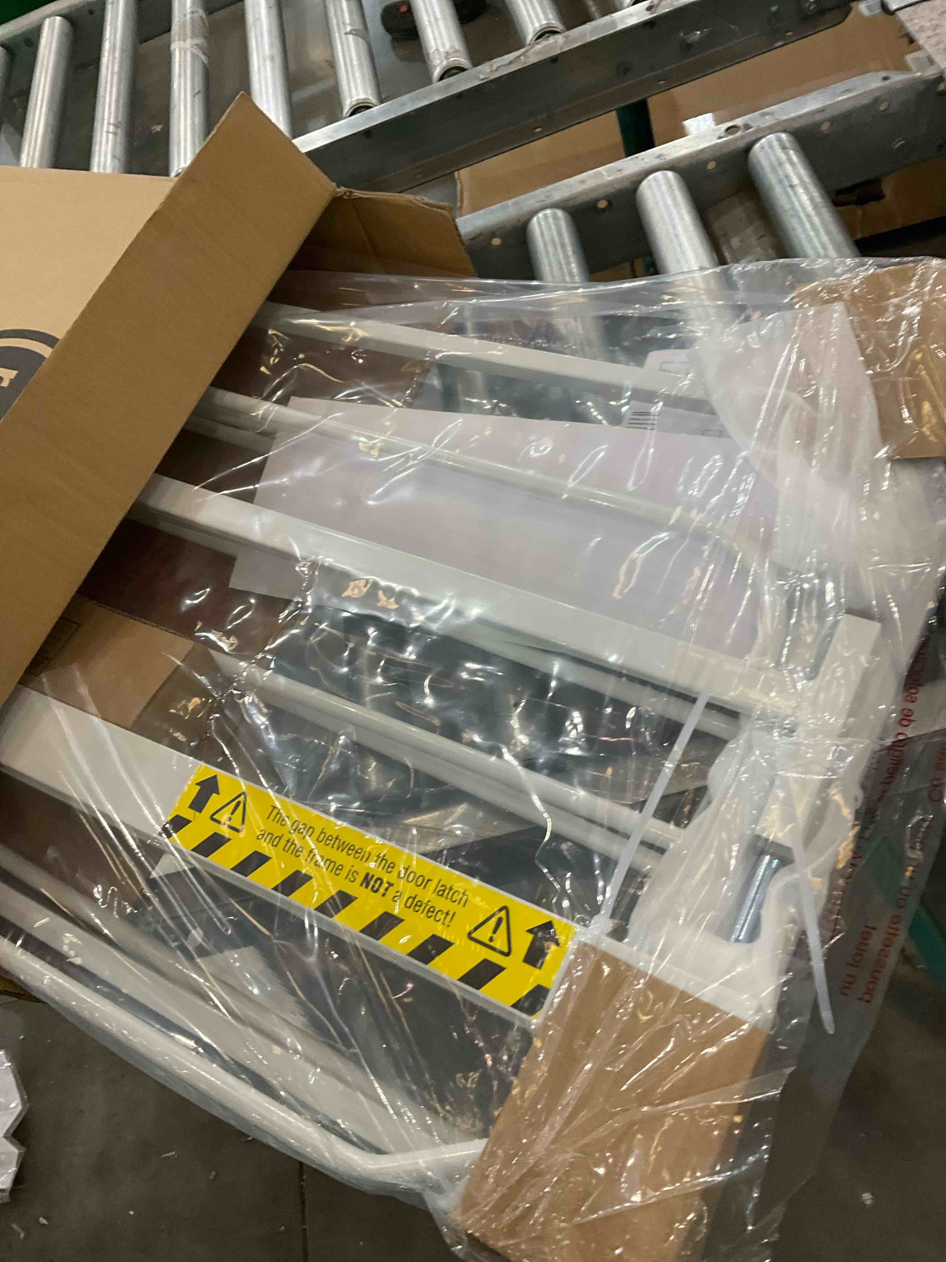 https://s3.amazonaws.com/lotting-images-prod/bidfta/PPE1976208_1743519190269.jpeg