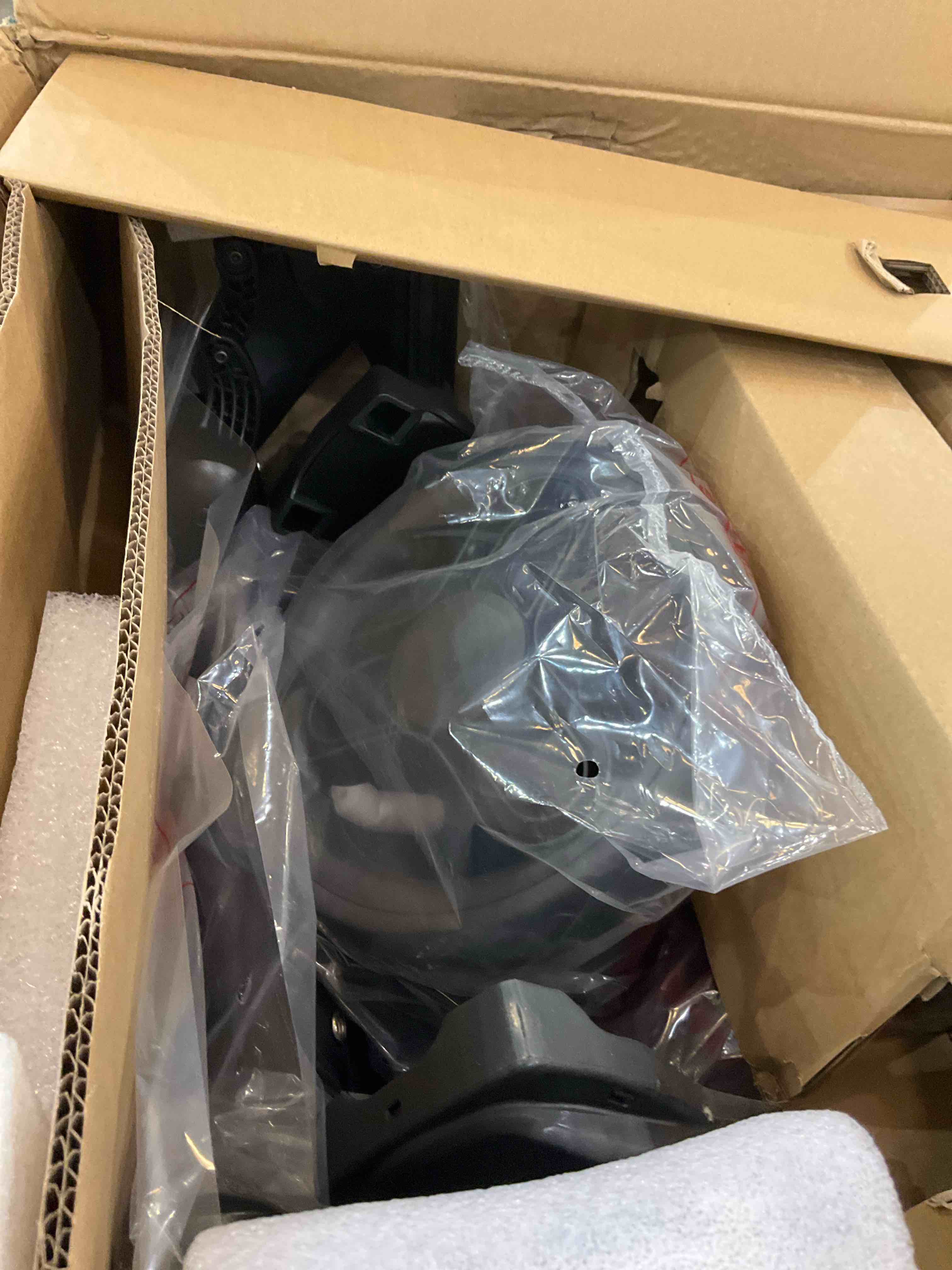 https://s3.amazonaws.com/lotting-images-prod/bidfta/PPE1976499_1743535266521.jpeg