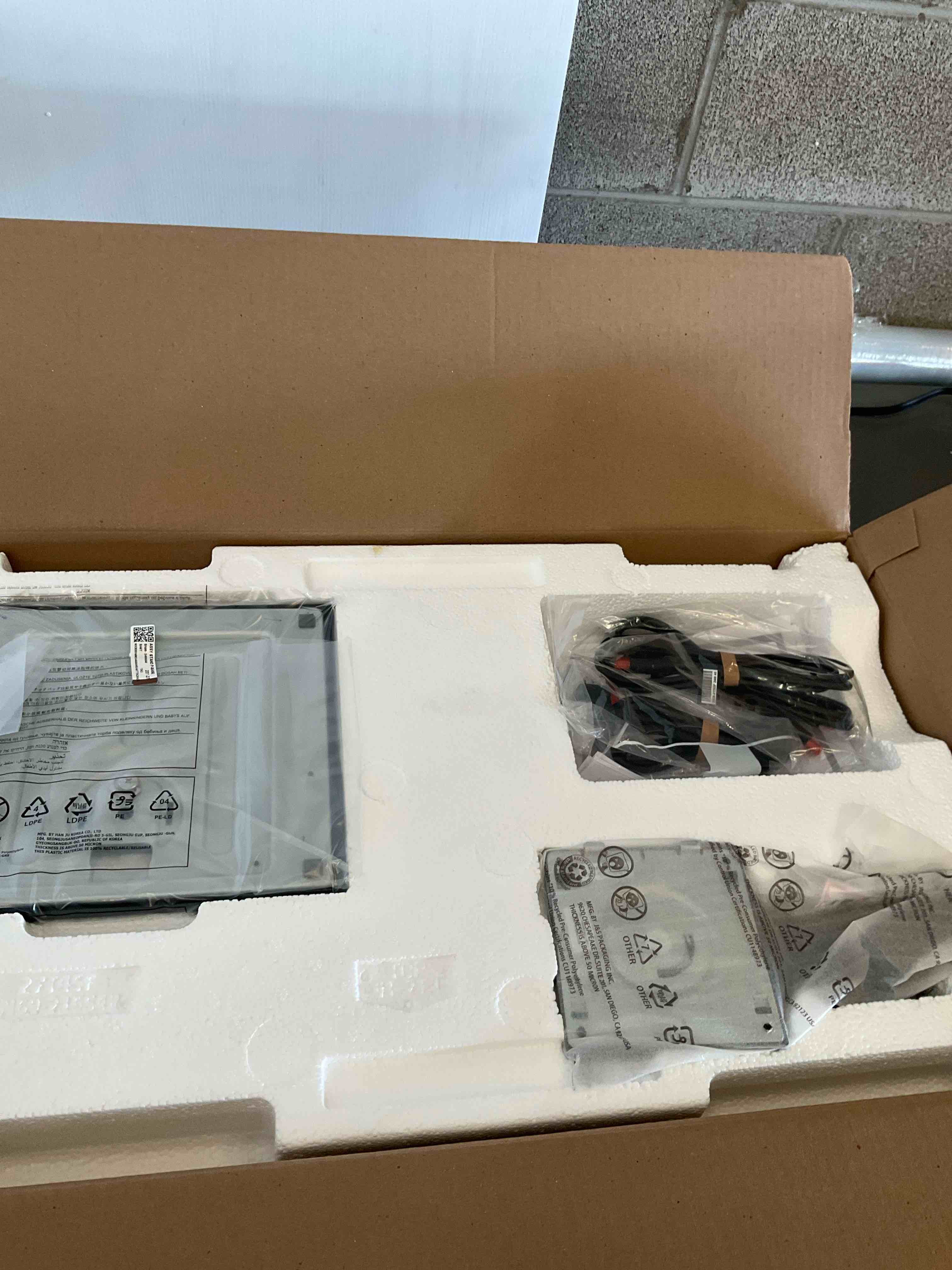 Samsung F27T450FQN 27-Inch IPS Panel LCD Monitor - 1920 x 1080-16:9-1000:1-75 Hz - 250 cd/m2-5 ms - Energy Star (Renewed)