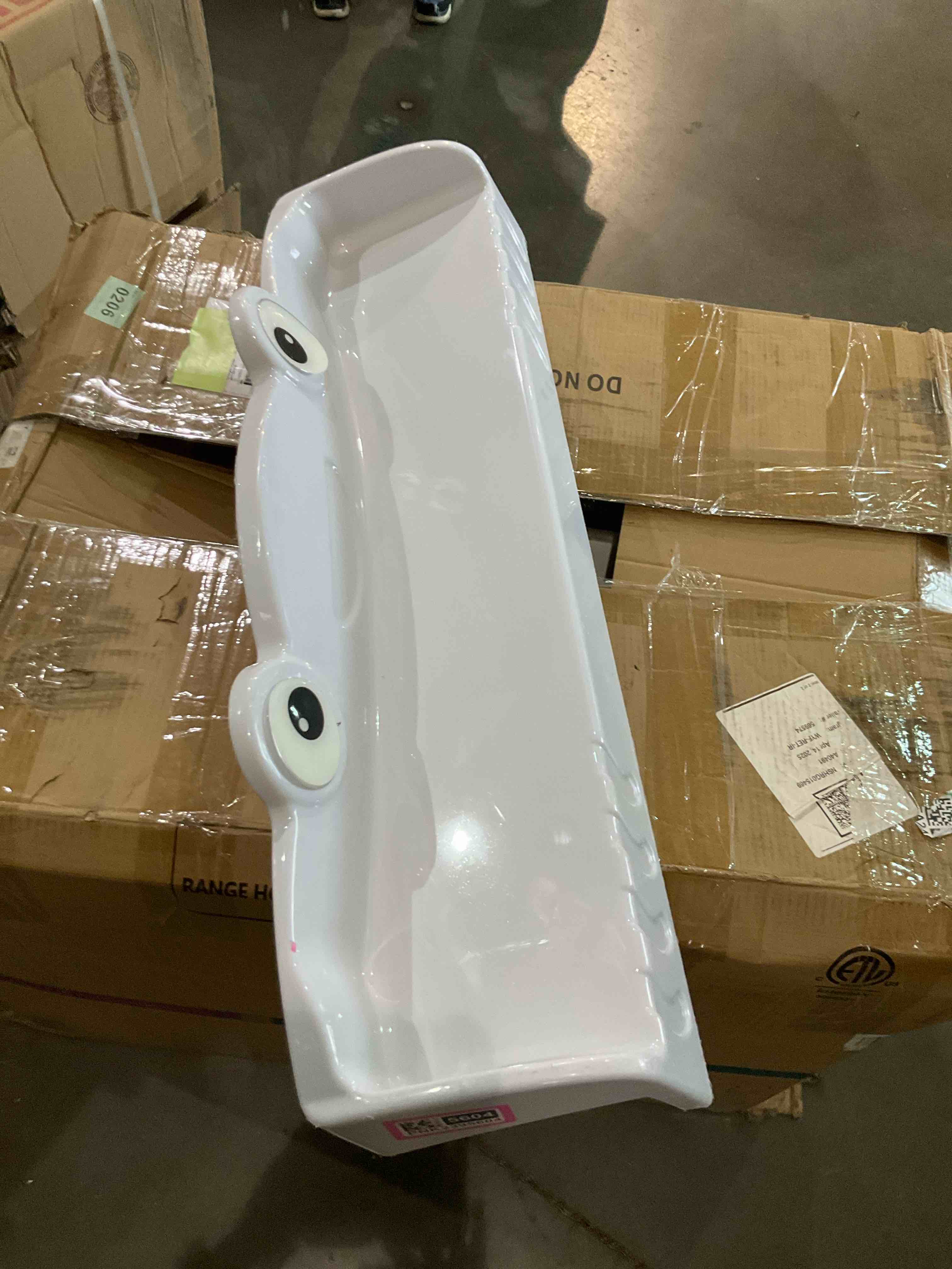 https://s3.amazonaws.com/lotting-images-prod/bidfta/PPE1977413_1758055291075.jpeg