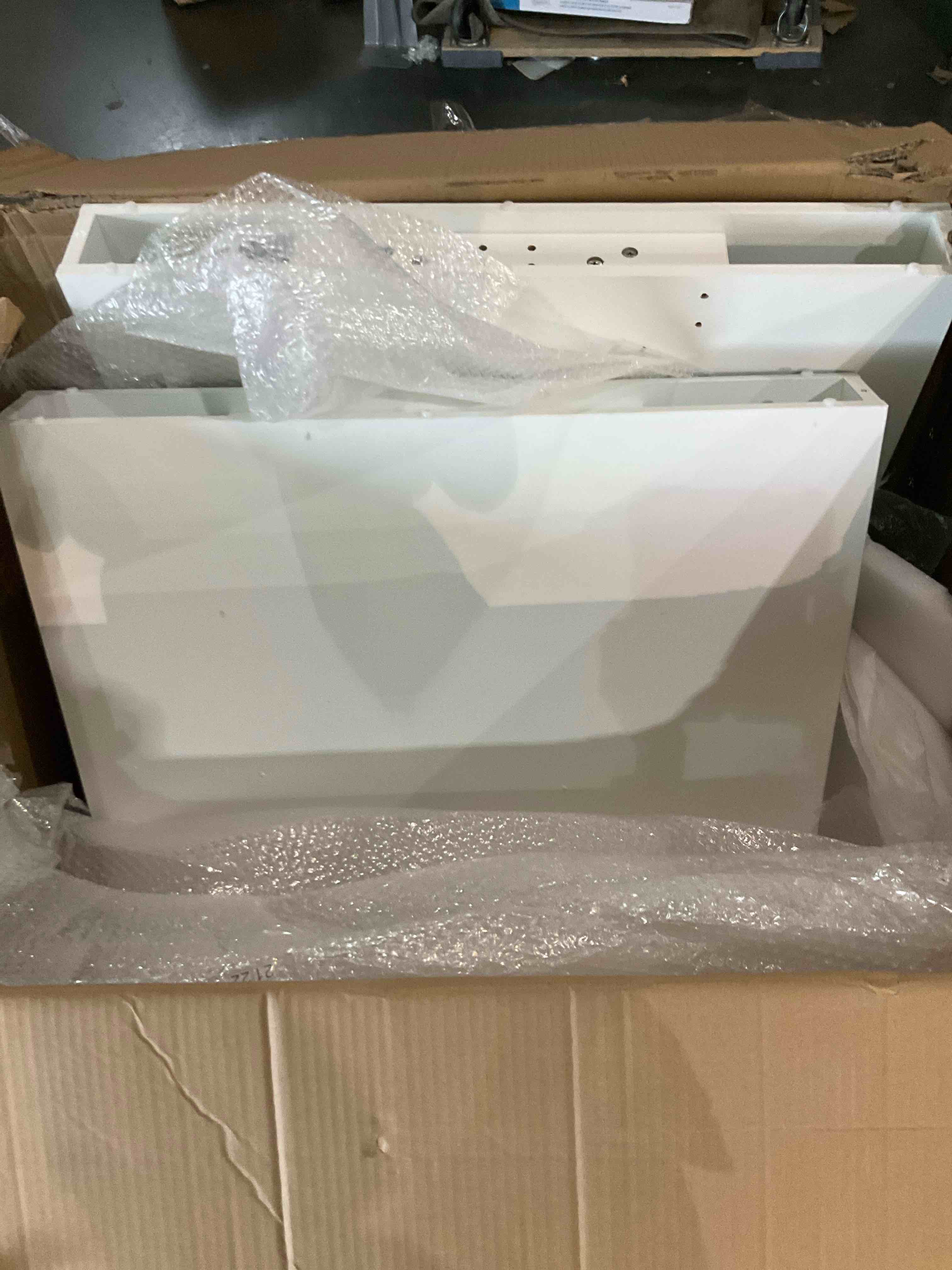 https://s3.amazonaws.com/lotting-images-prod/bidfta/PPE1977415_1758056481354.jpeg