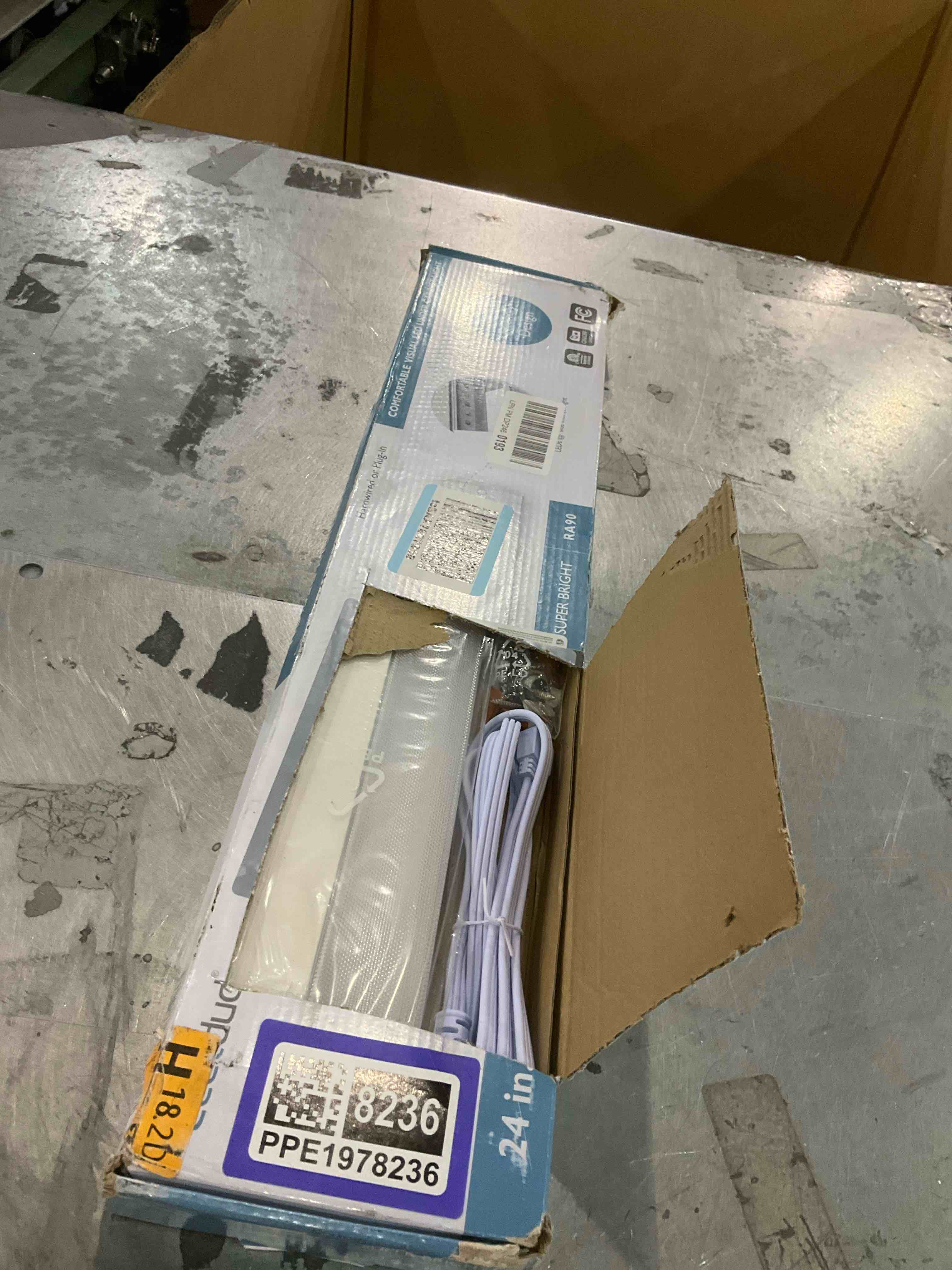 https://s3.amazonaws.com/lotting-images-prod/bidfta/PPE1978236_1741349405666.jpeg