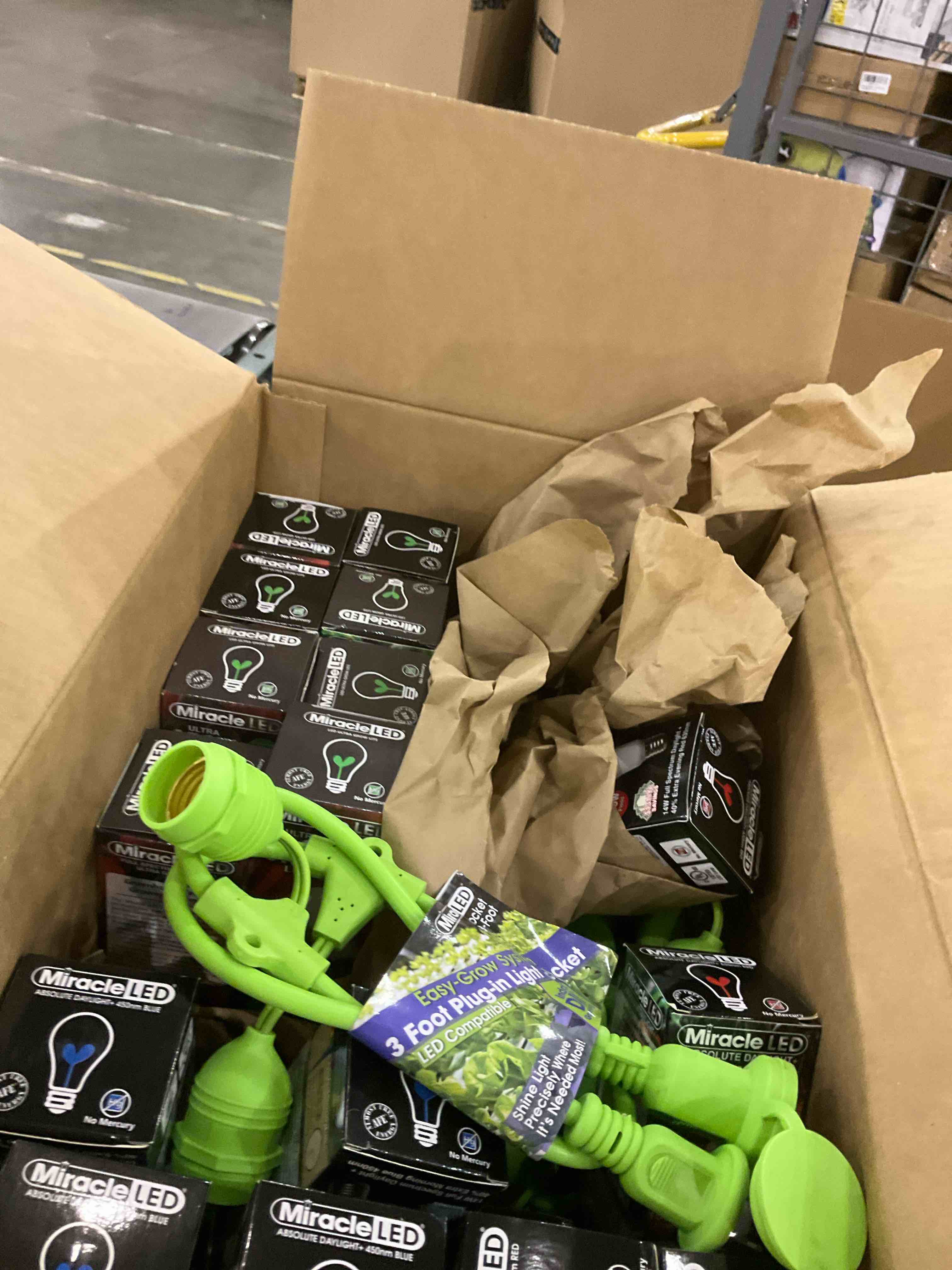 https://s3.amazonaws.com/lotting-images-prod/bidfta/PPE1978882_1741693625231.jpeg