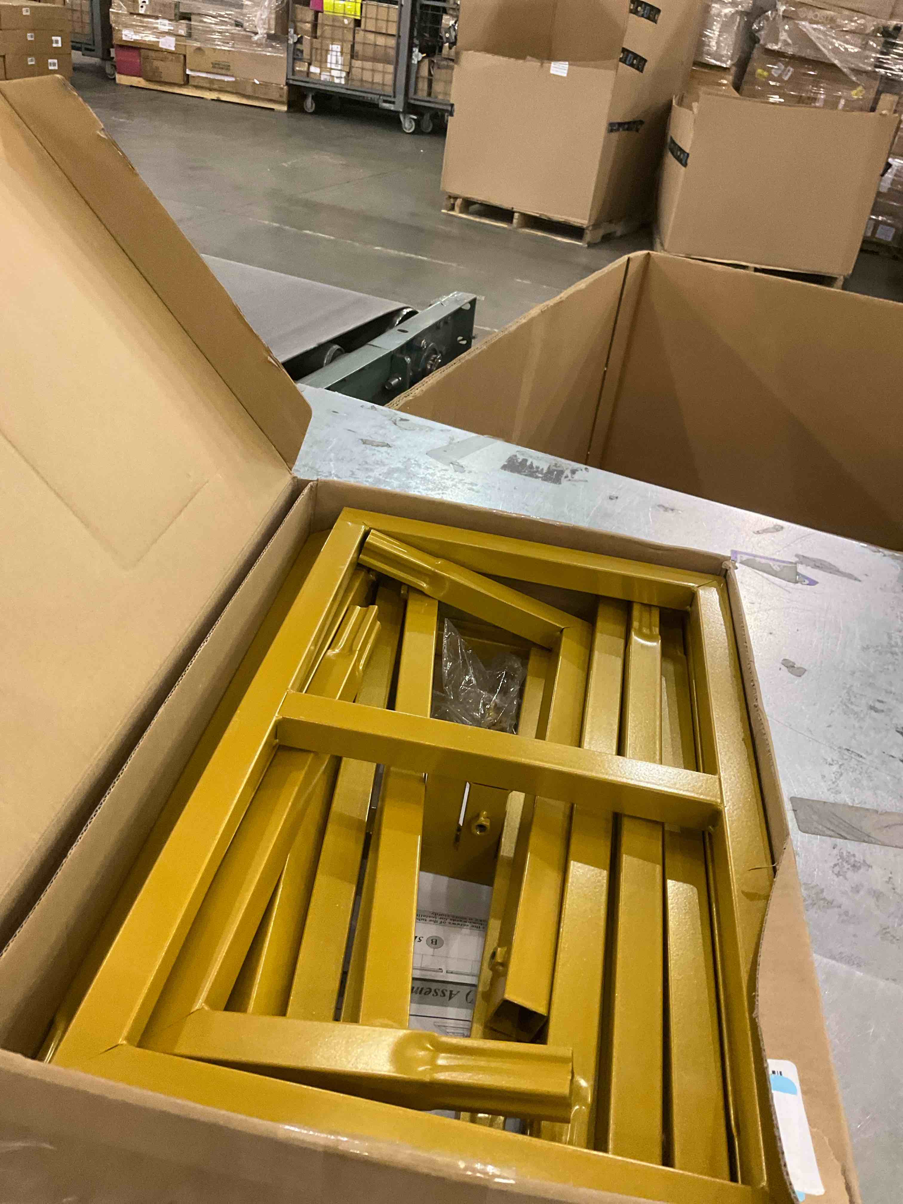 https://s3.amazonaws.com/lotting-images-prod/bidfta/PPE1978997_1741700016487.jpeg