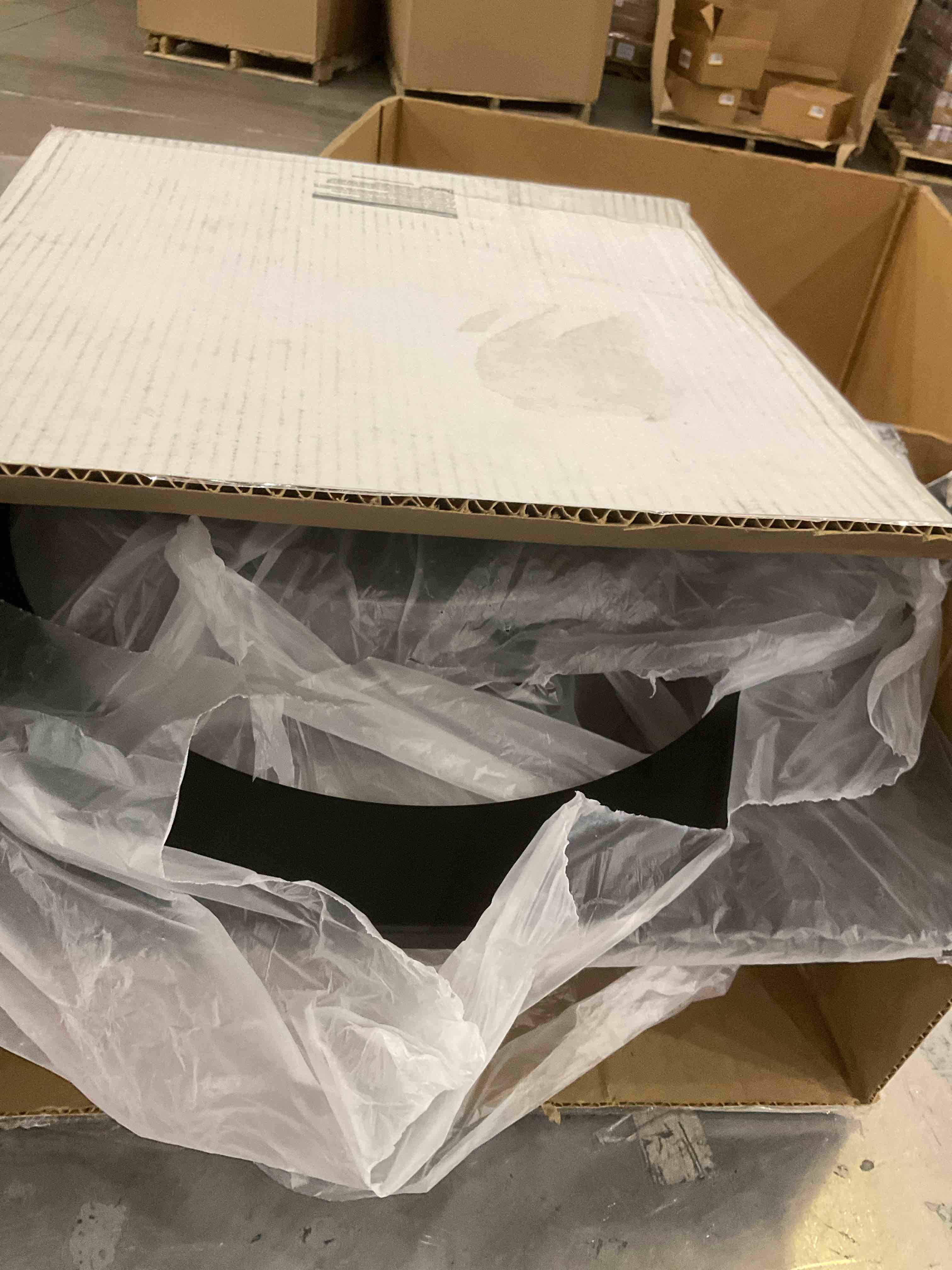 https://s3.amazonaws.com/lotting-images-prod/bidfta/PPE1979058_1741706693927.jpeg