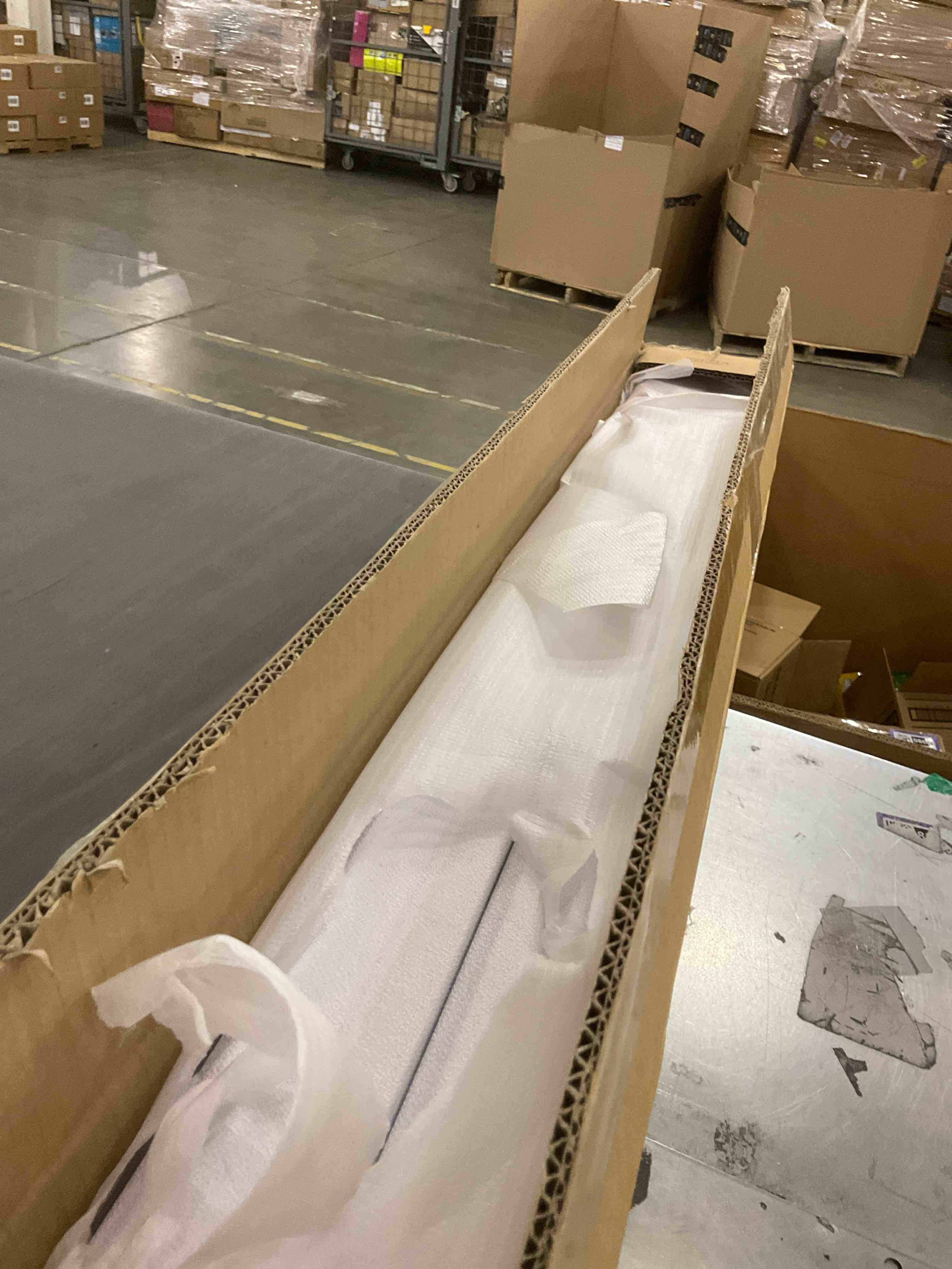 https://s3.amazonaws.com/lotting-images-prod/bidfta/PPE1980983_1742309004015.jpeg
