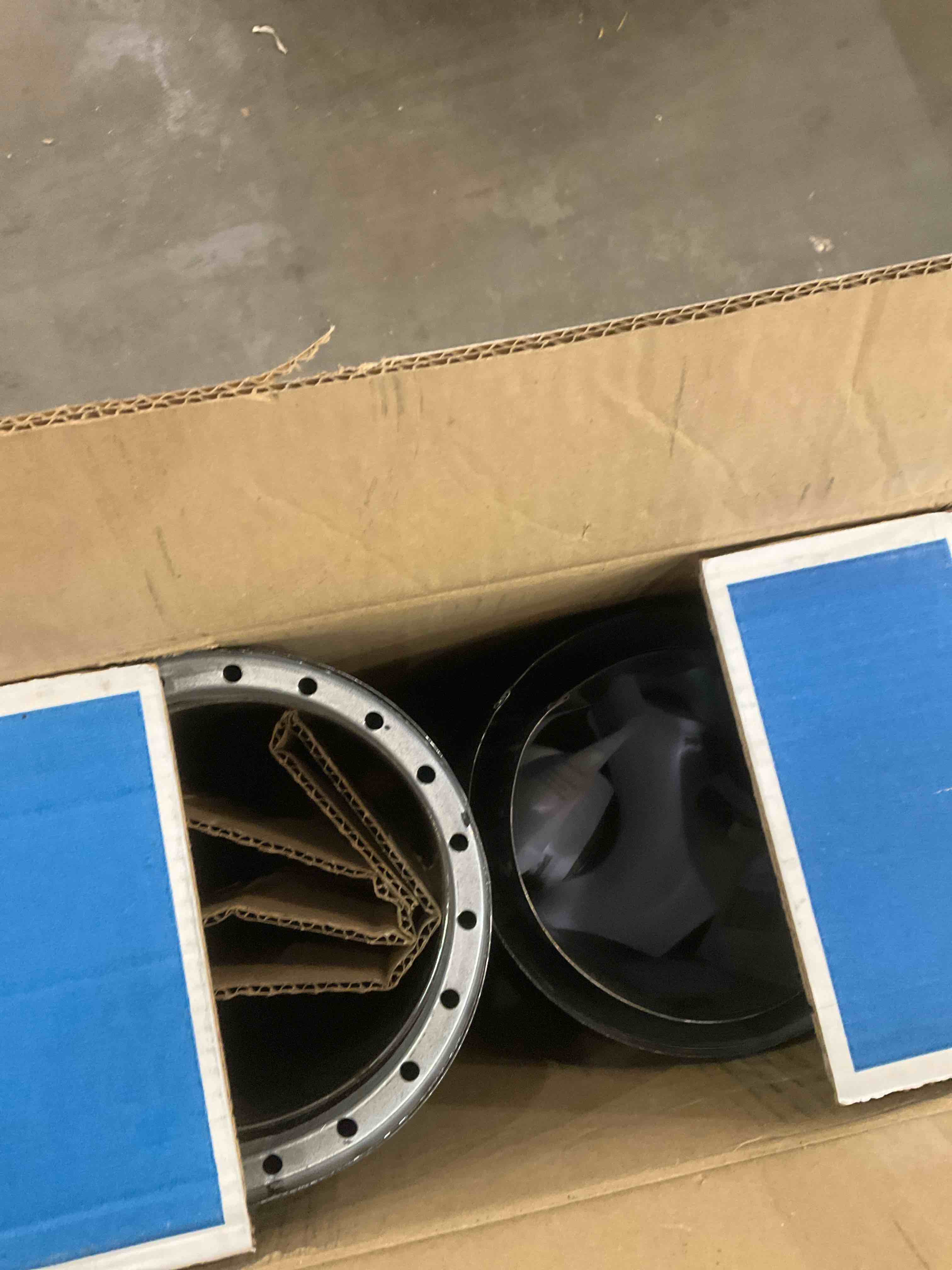 https://s3.amazonaws.com/lotting-images-prod/bidfta/PPE1981341_1741275931775.jpeg