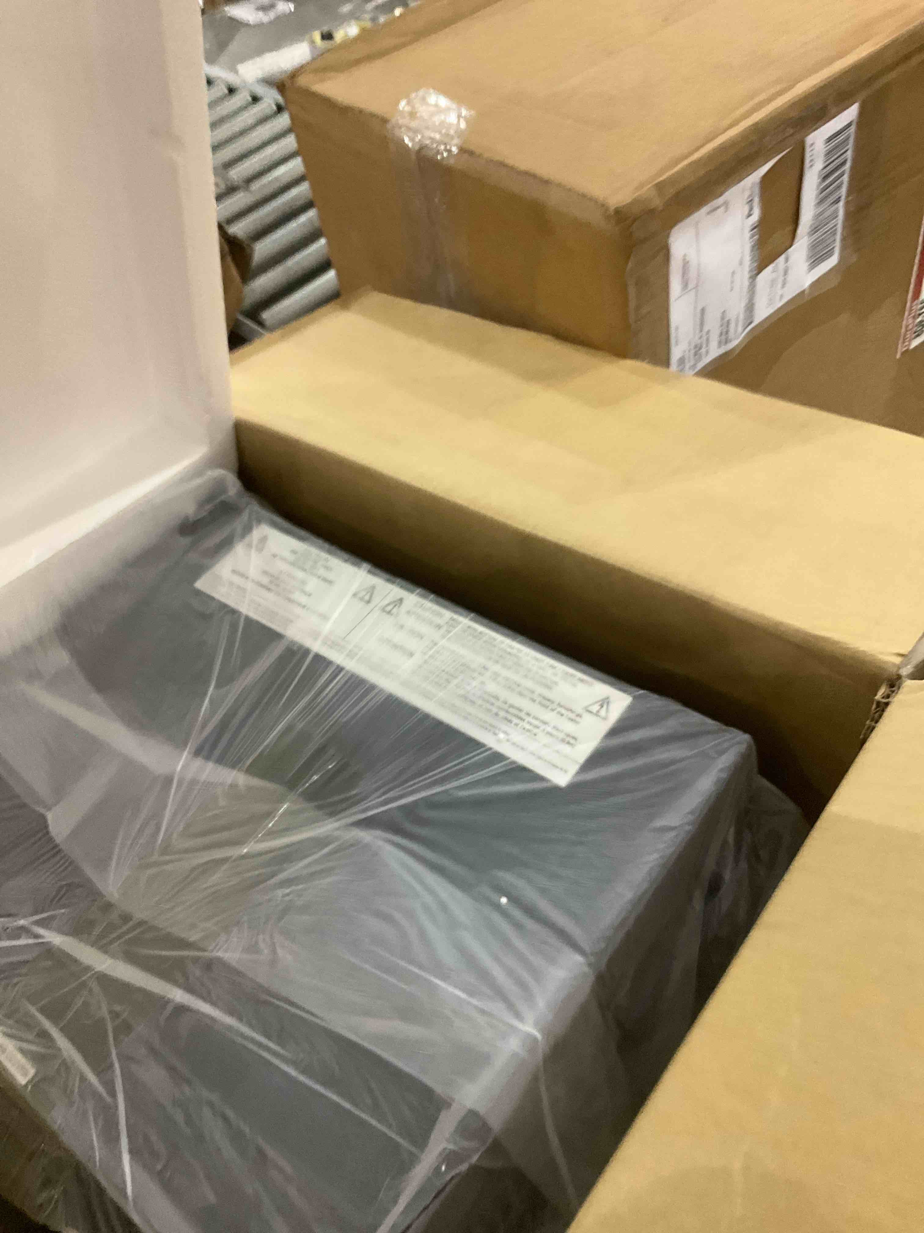 https://s3.amazonaws.com/lotting-images-prod/bidfta/PPE1981821_1741613123374.jpeg