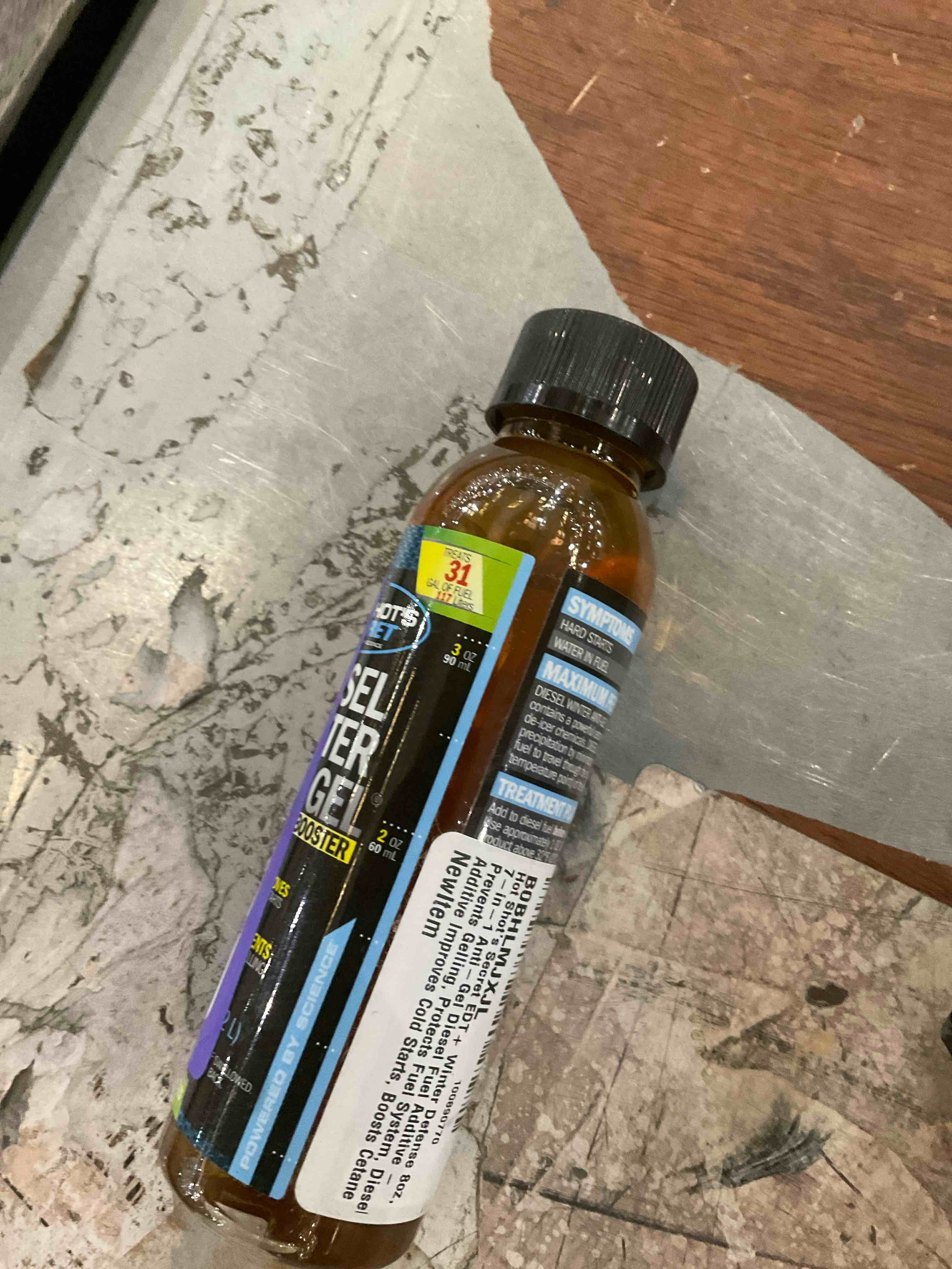 Hot Shot's Secret EDT+ Winter Defense -8 oz 7-in-1 Anti-Gel Fuel Booster – Winter Diesel Fuel Treatment - Boosts Cetane for Better Performance – Adds Lubricity - Protects Fuel System