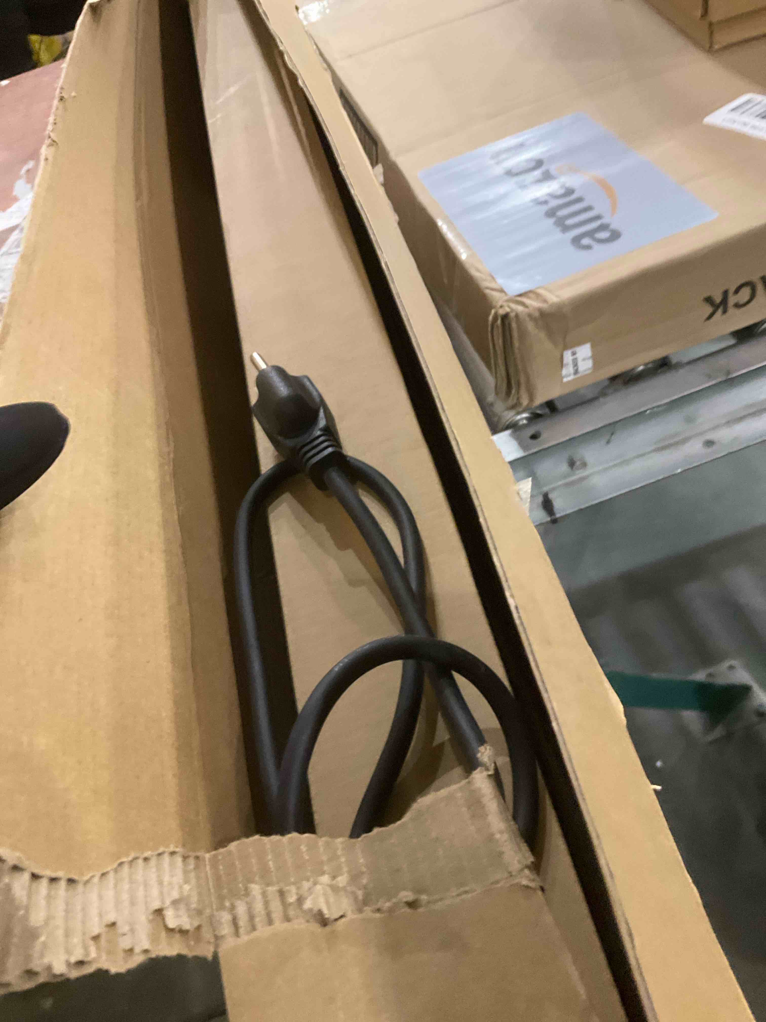 https://s3.amazonaws.com/lotting-images-prod/bidfta/PPE1983375_1741952164792.jpeg