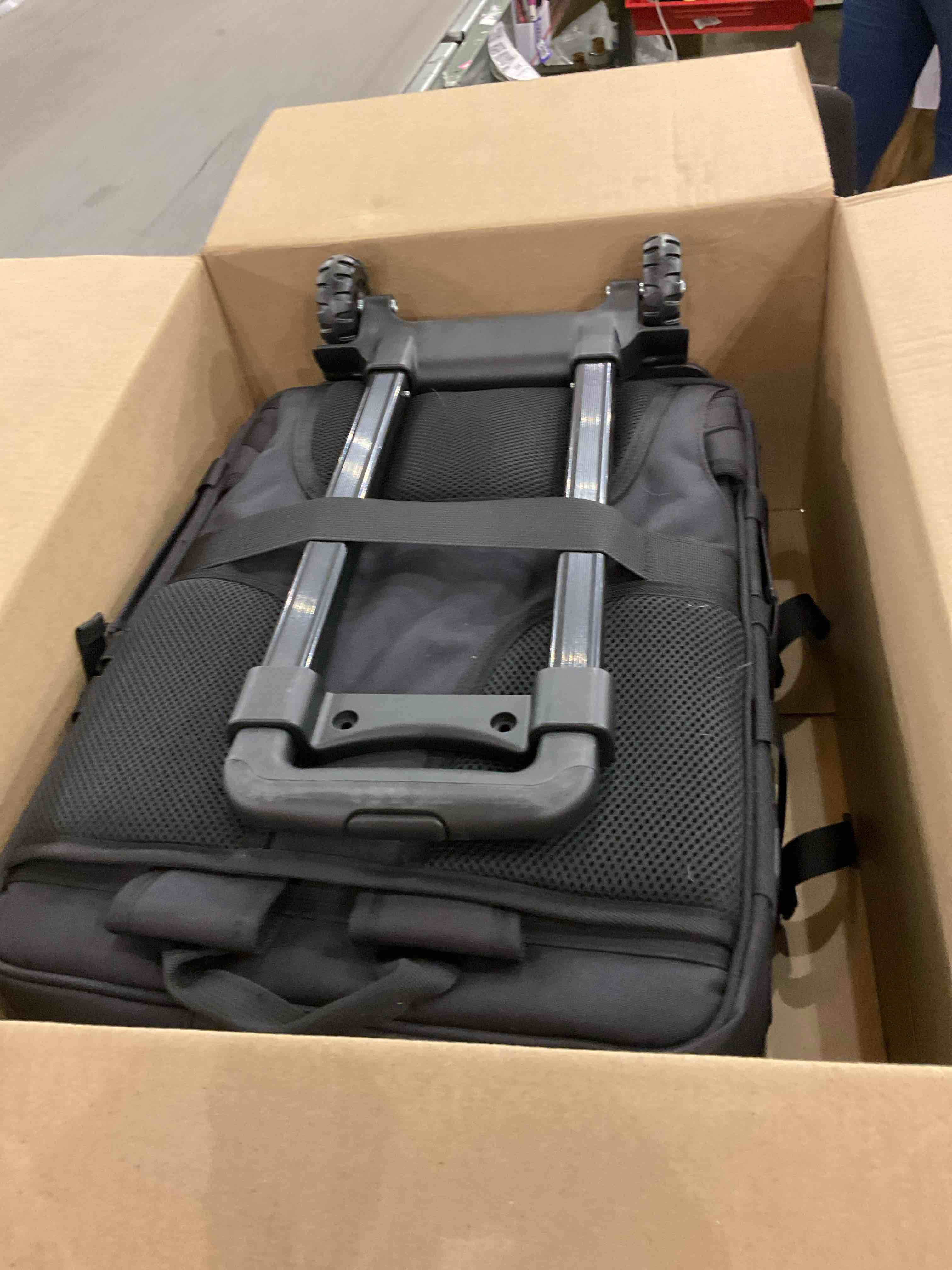 https://s3.amazonaws.com/lotting-images-prod/bidfta/PPE1983760_1741973015502.jpeg
