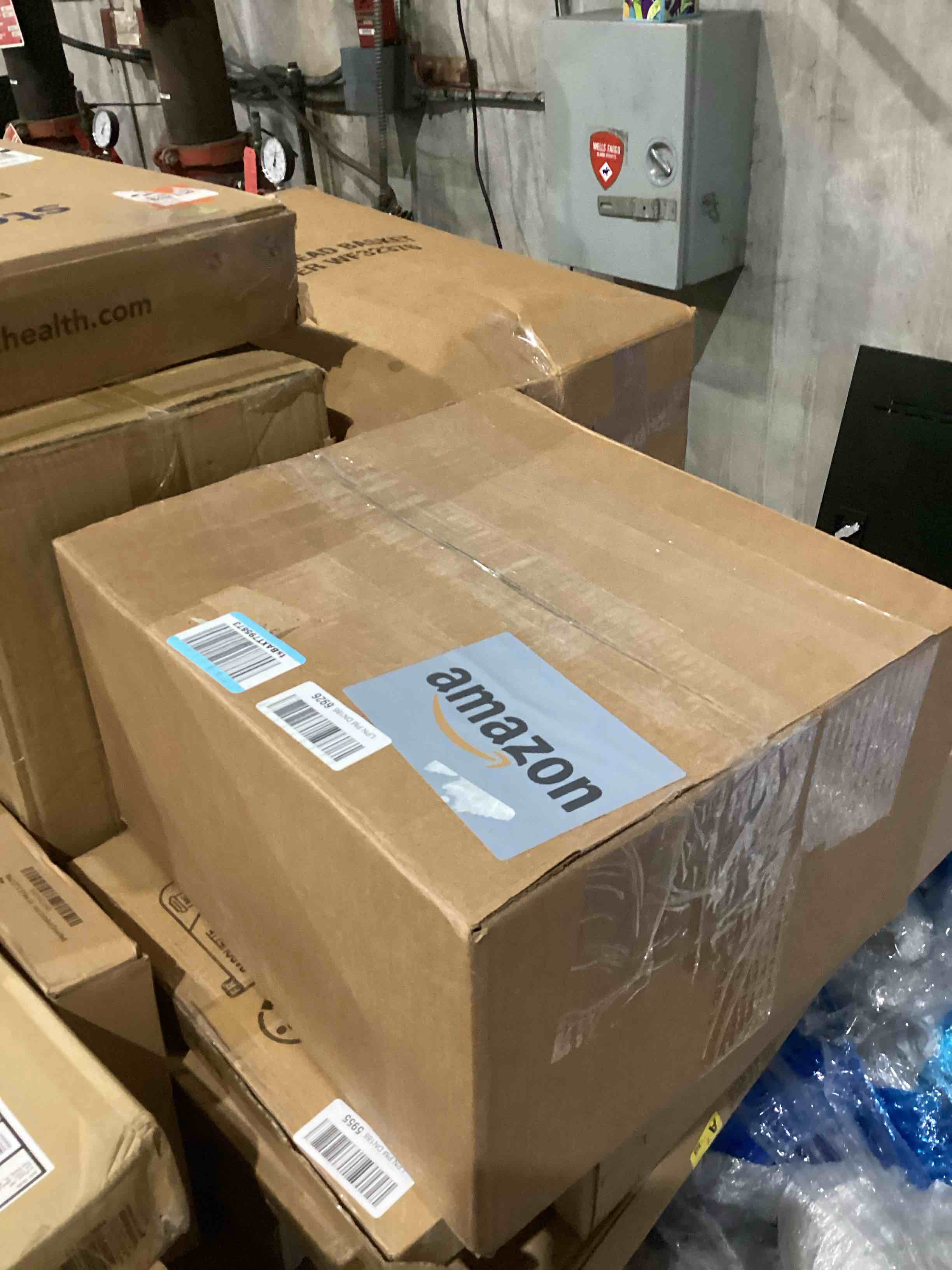 https://s3.amazonaws.com/lotting-images-prod/bidfta/PPE2026766_1739211023106.jpeg