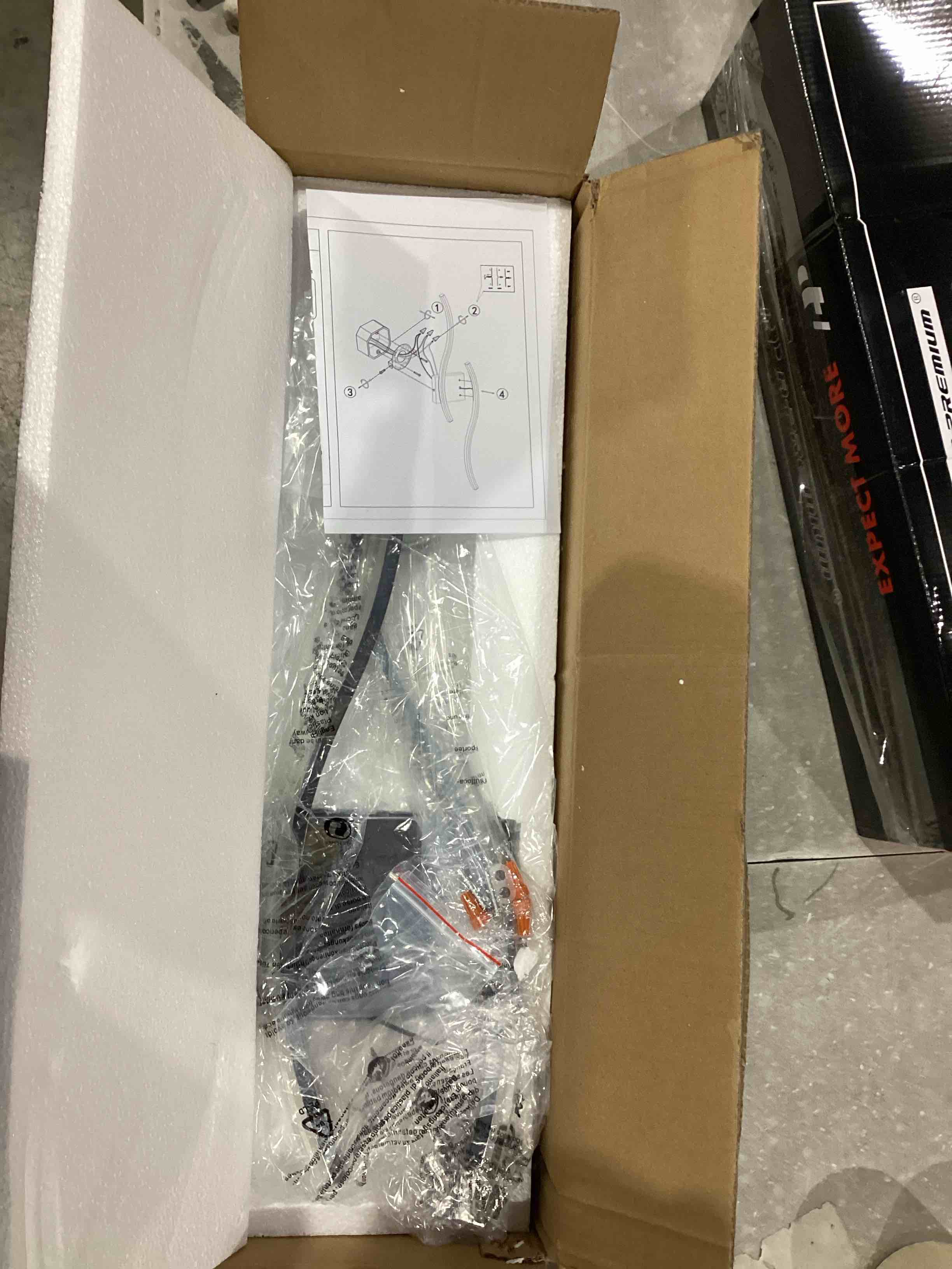 https://s3.amazonaws.com/lotting-images-prod/bidfta/PPE2029152_1740583440005.jpeg