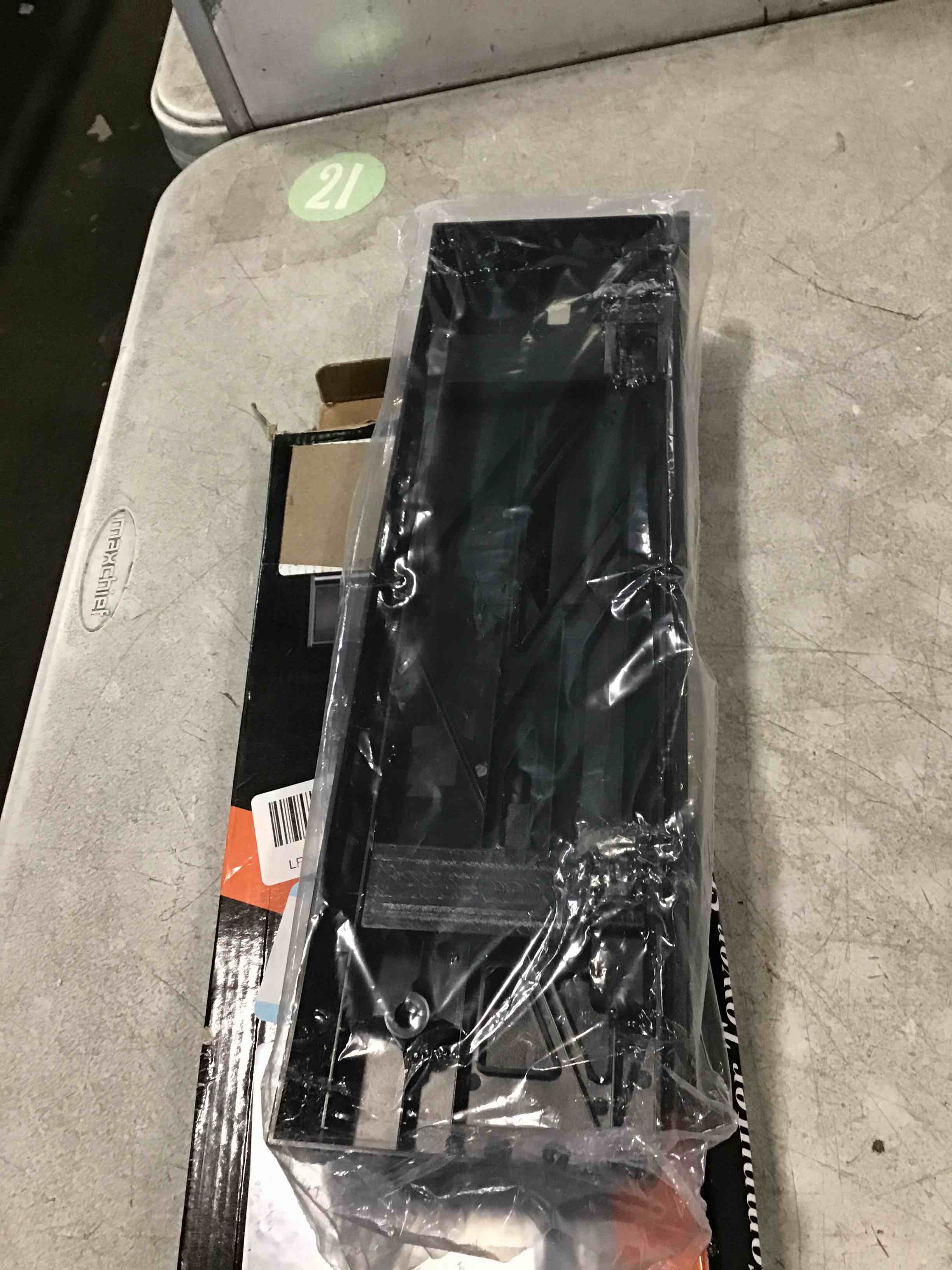 https://s3.amazonaws.com/lotting-images-prod/bidfta/PPE2033266_1744728099629.jpeg