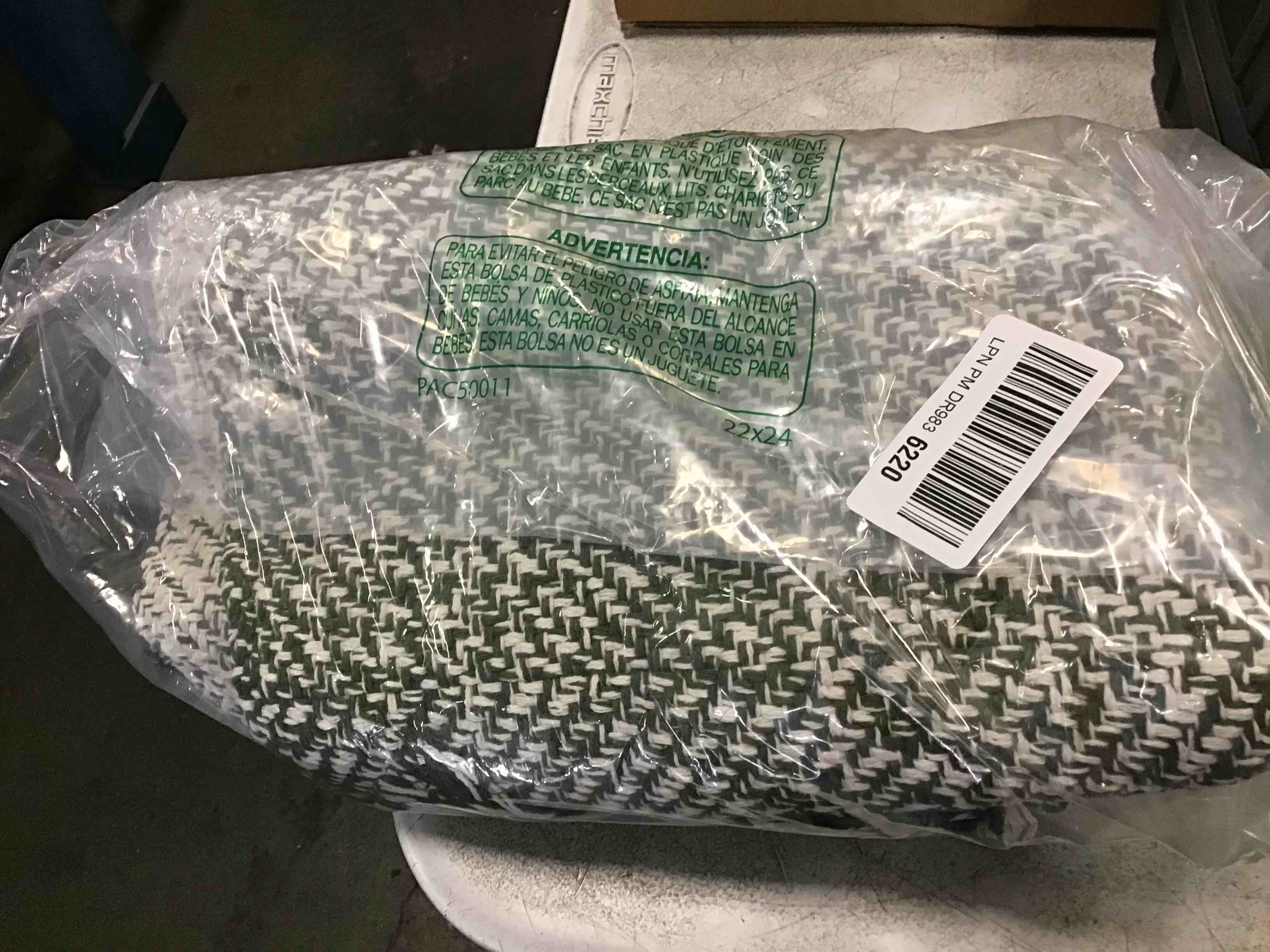 https://s3.amazonaws.com/lotting-images-prod/bidfta/PPE2033307_1744731927906.jpeg
